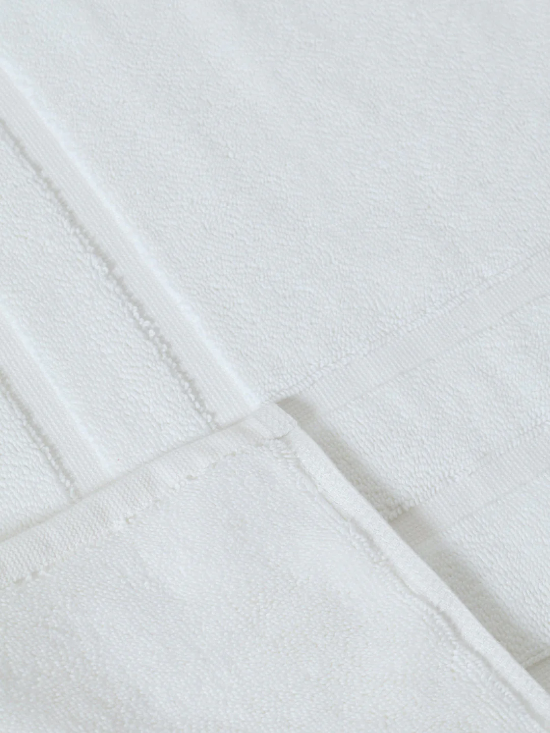 1070GSM Royal Plush Bath Mat  - White - Image 2