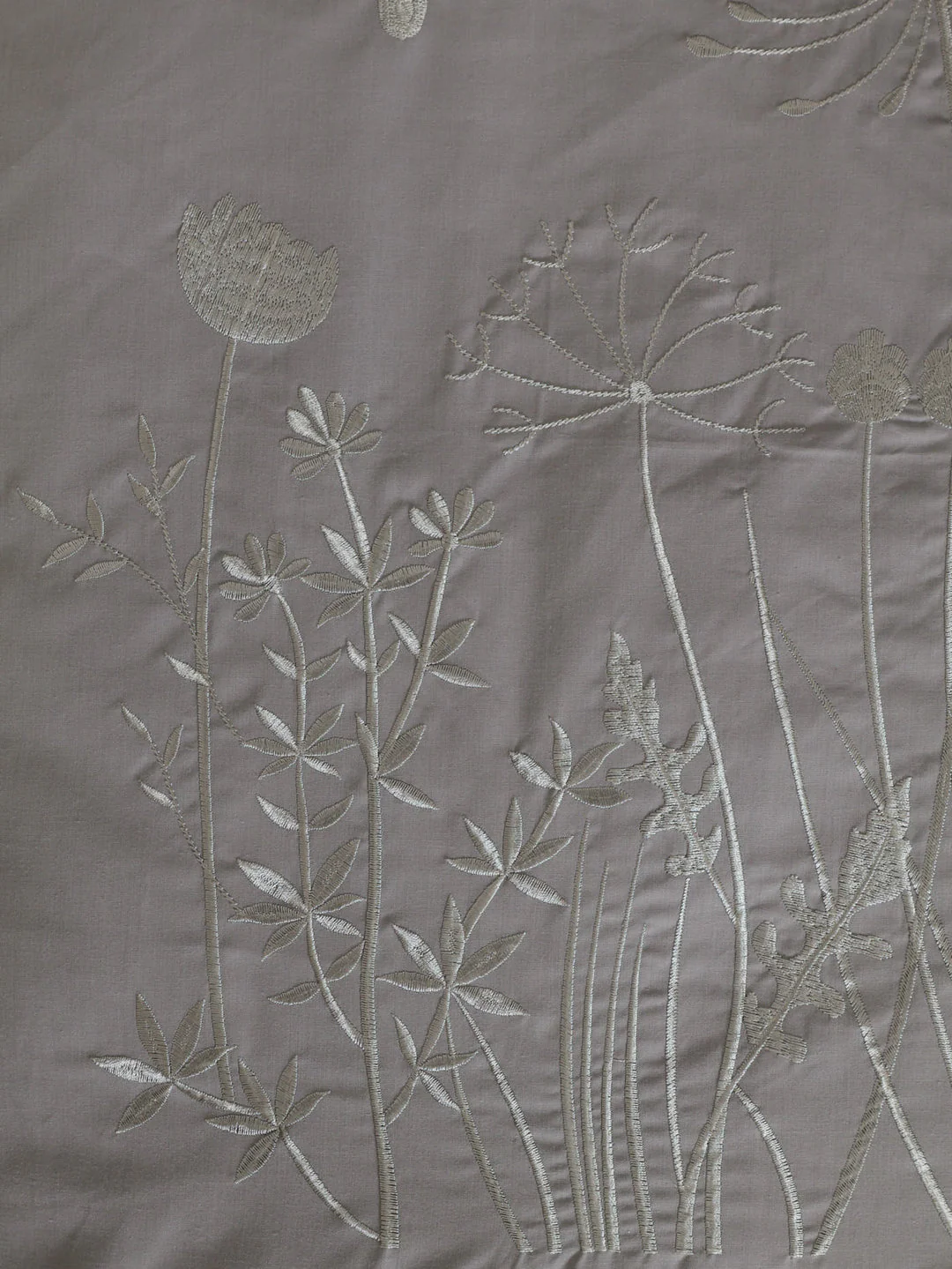 180TC Embroidered Duvet Set - Grey - Image 3