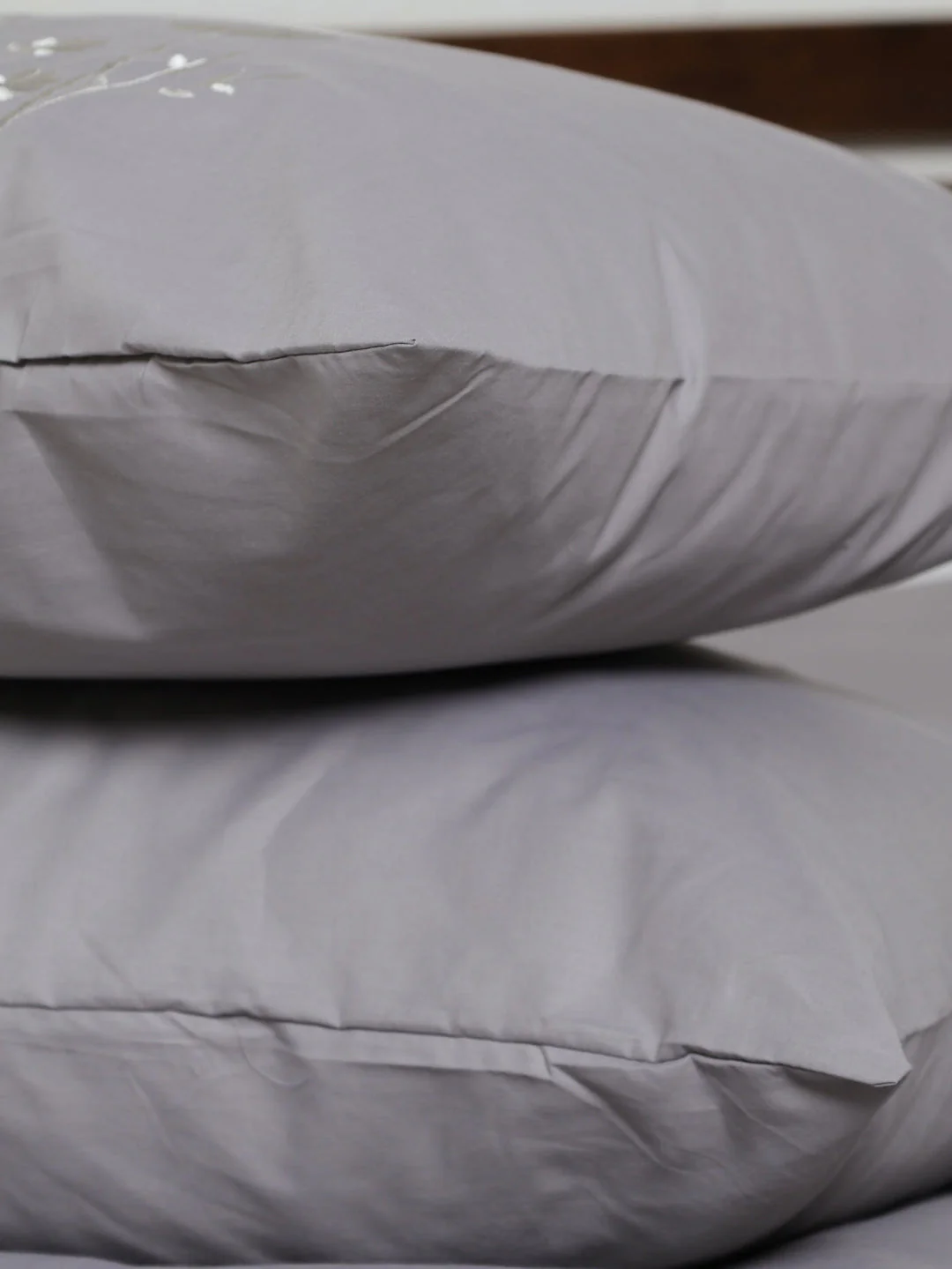 180TC Embroidered Duvet Set - Grey - Image 4