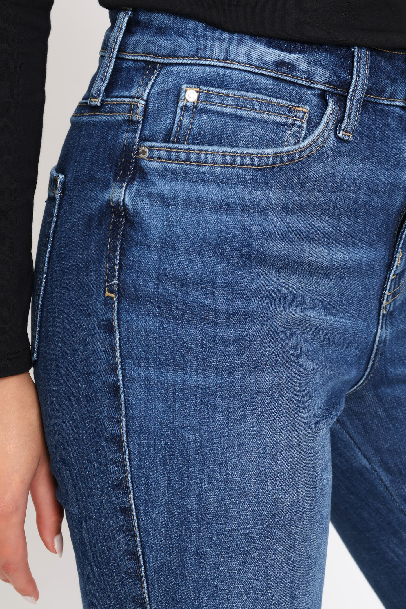 1981 High Rise Skinny Jean - Mid Wash - Image 6