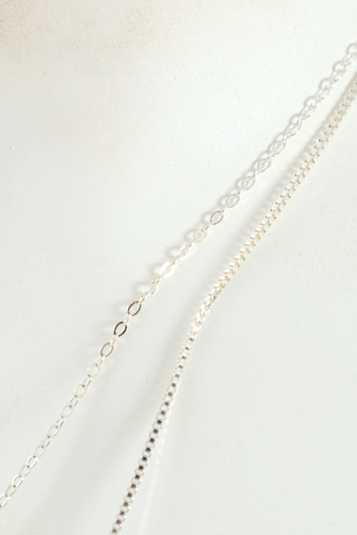 2 Layer Wavy & Disc Pendant Necklace - Silver - Image 4