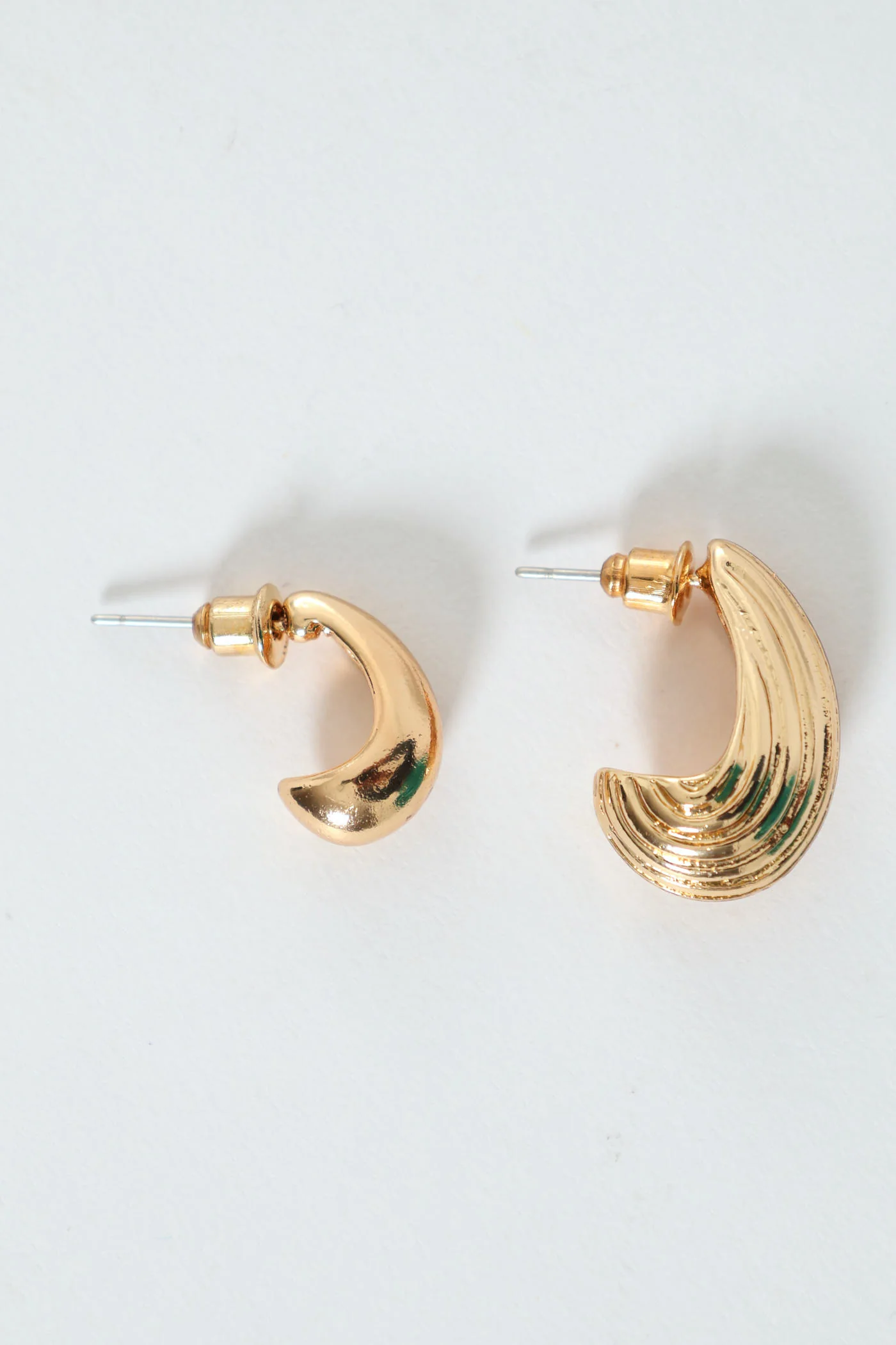 2 Pack Bubble Rigid Stud Earrings - Gold - Image 2