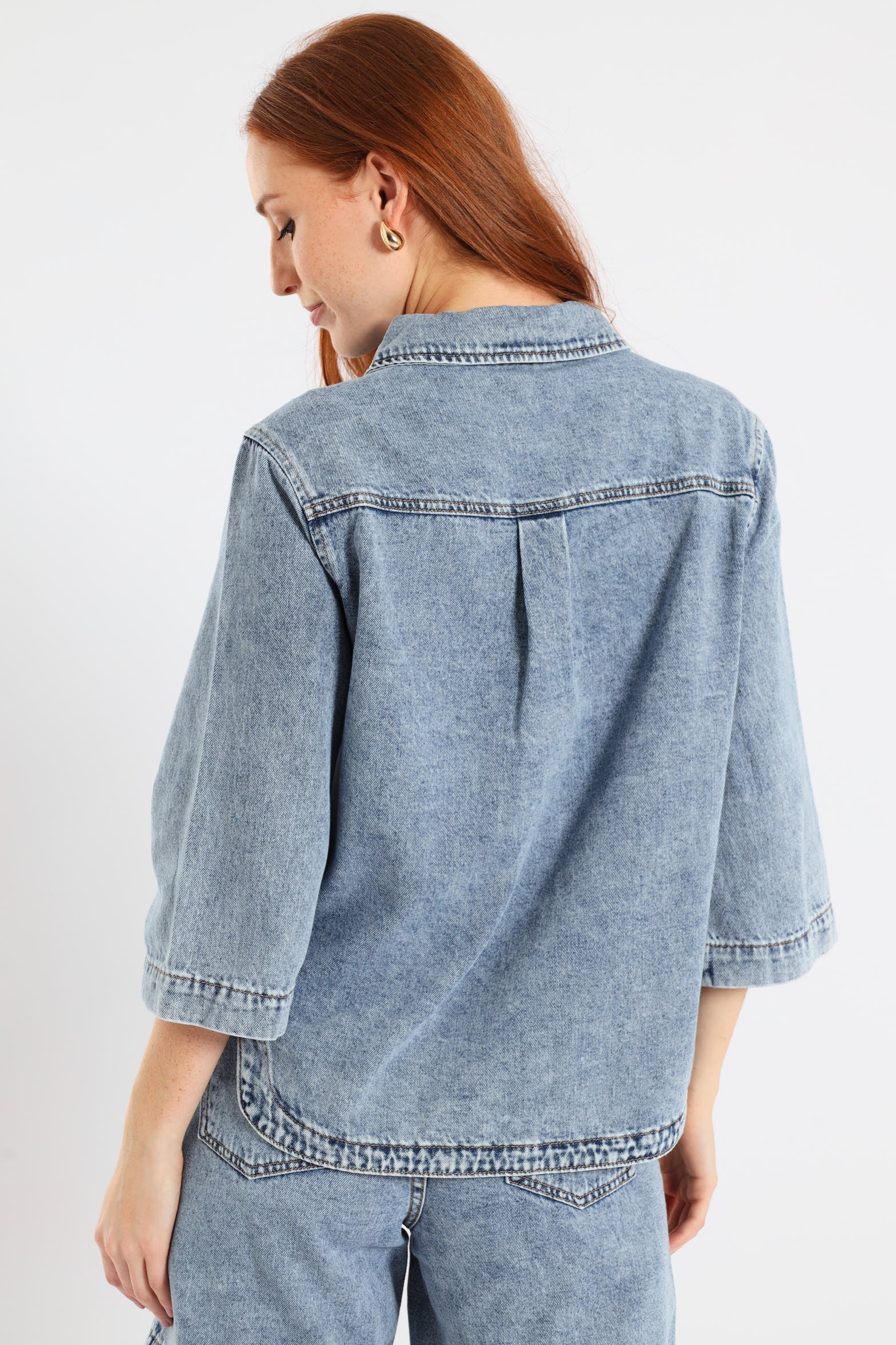 3/4 Sleeve Curved Hem Denim Shirt - Light Wash - Image 4
