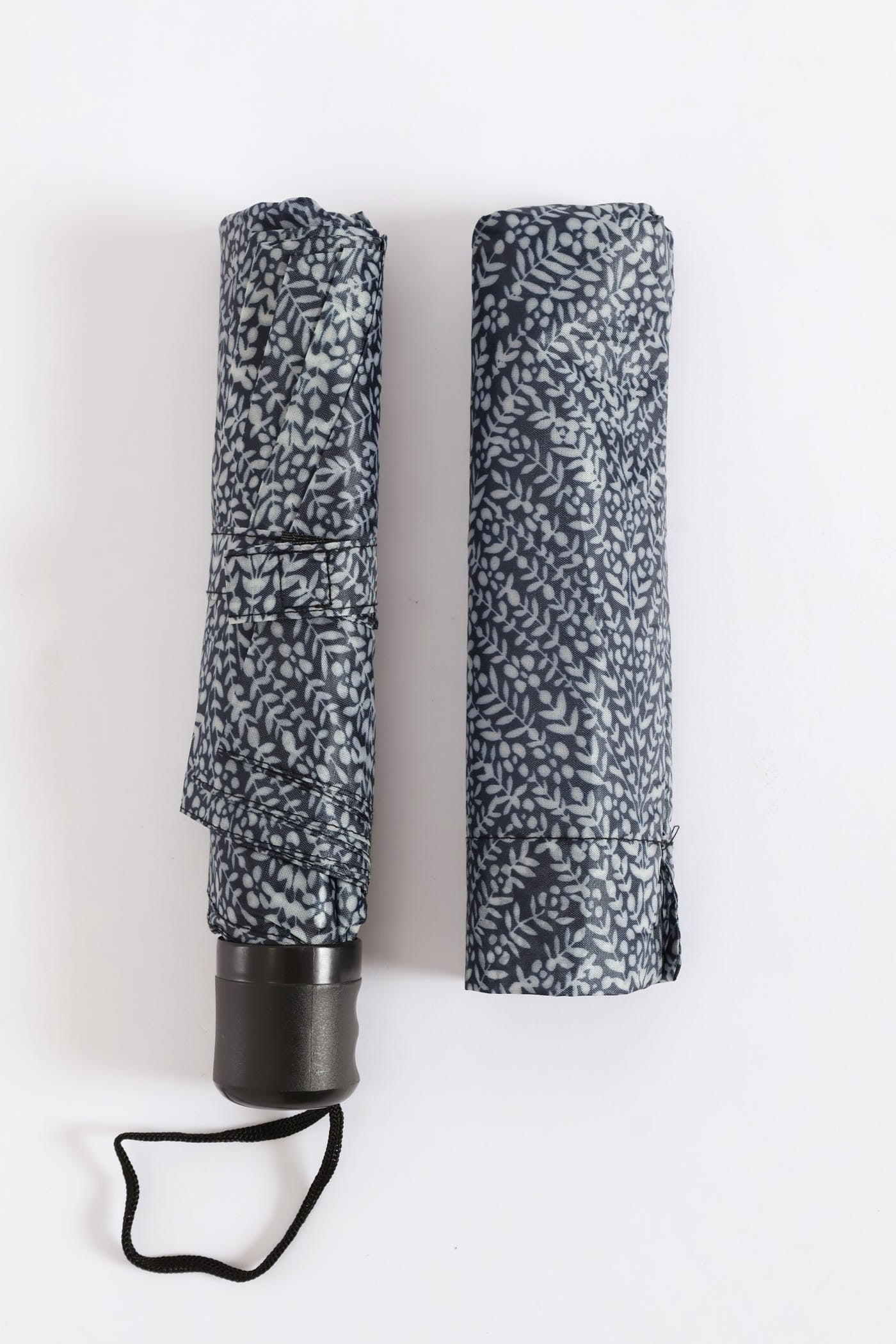 3-Fold Compact Leaf Print Umbrella - Black/White - Image 4