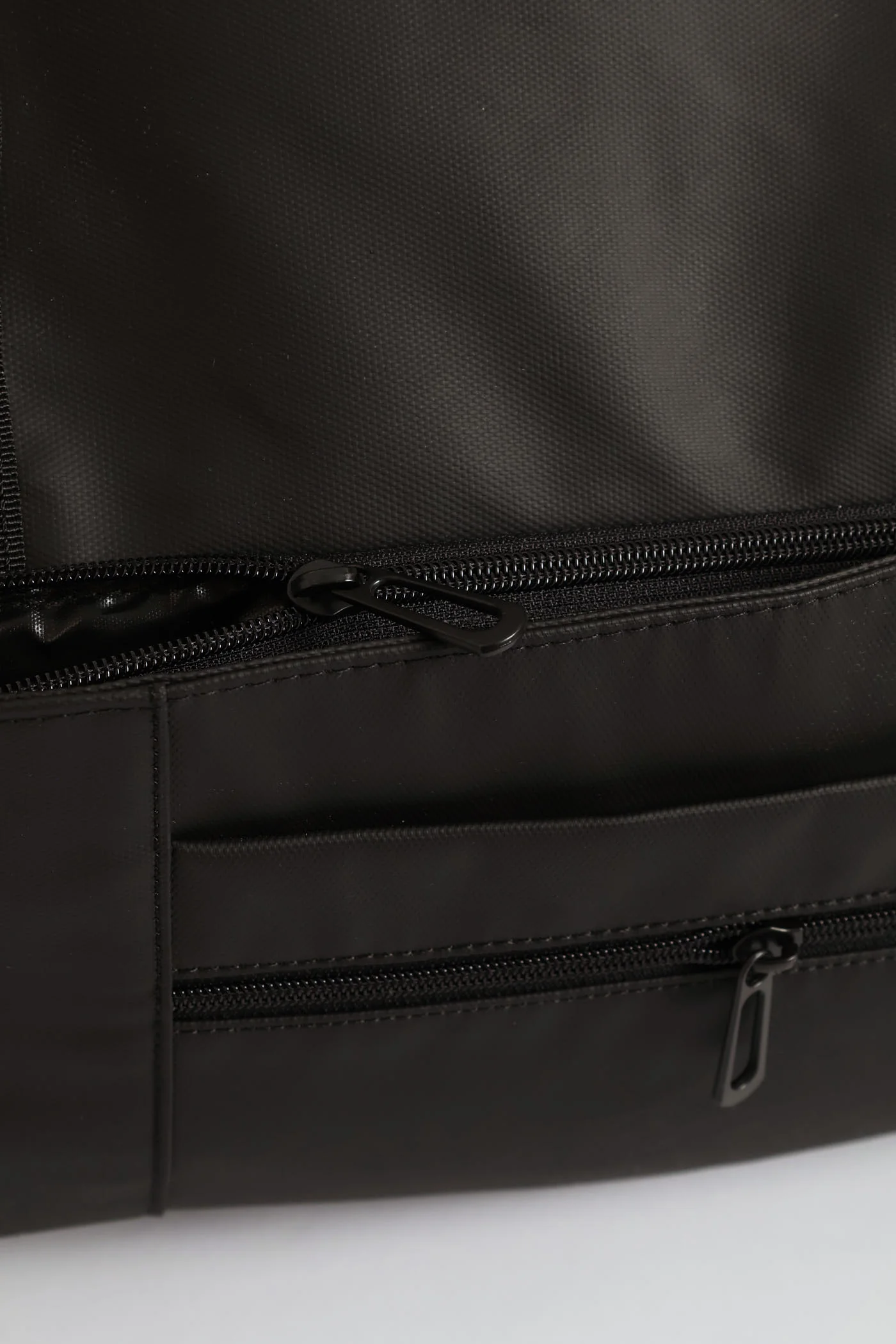 3 In 1 Duffle Backpack Suit Bag - Black - Image 5