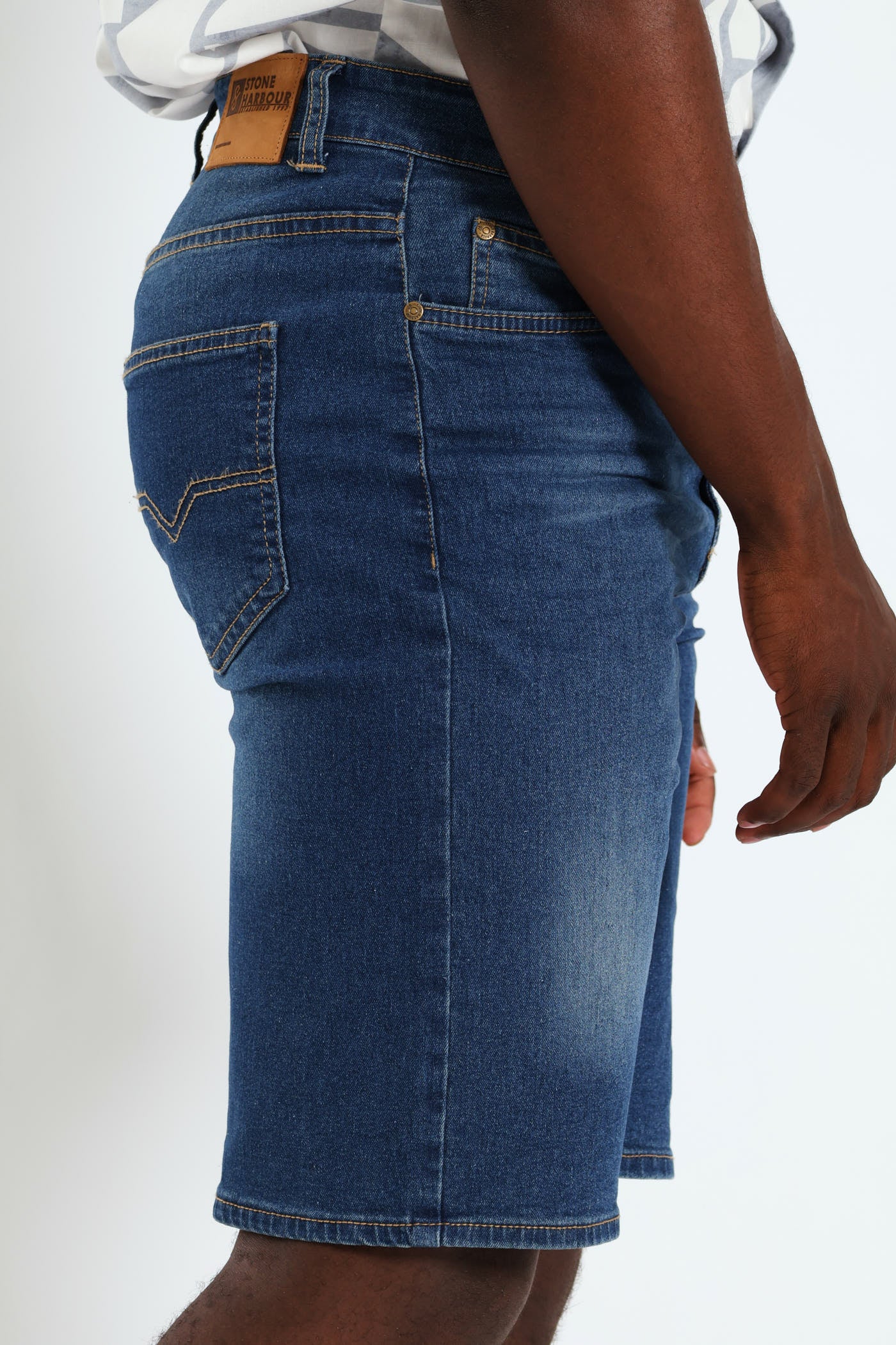5 Pocket Denim Short - Light Wash - Image 2