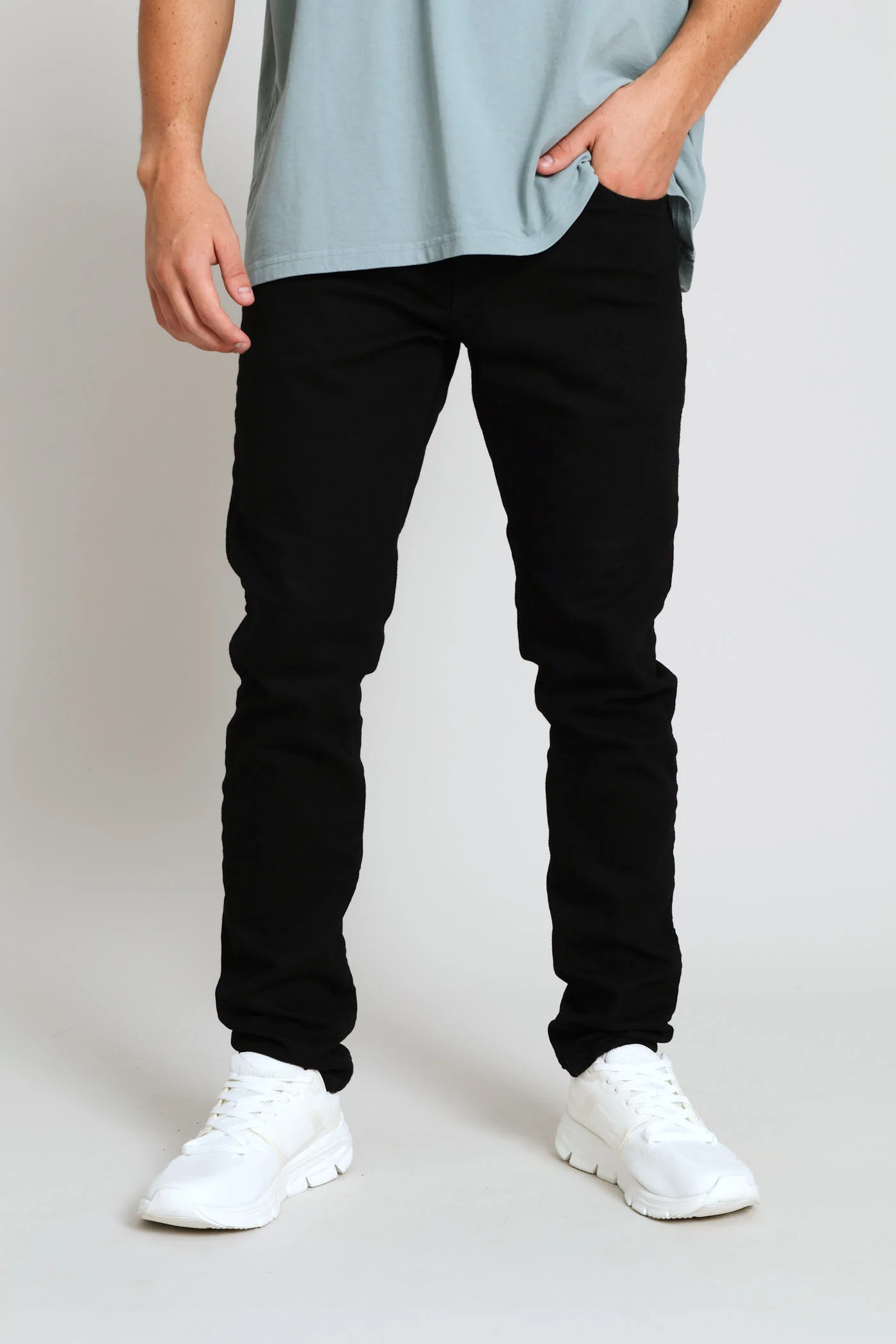512 Za Slim Taper Denim - Black - Image 4