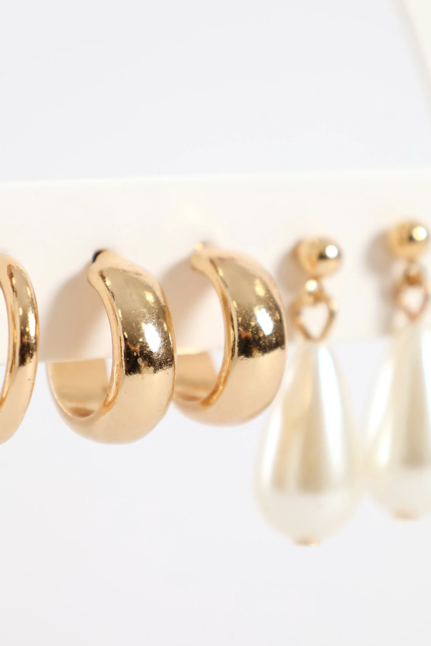 6 Pack Heart Stud Pearl Bead Drop Earrings - Gold - Image 2