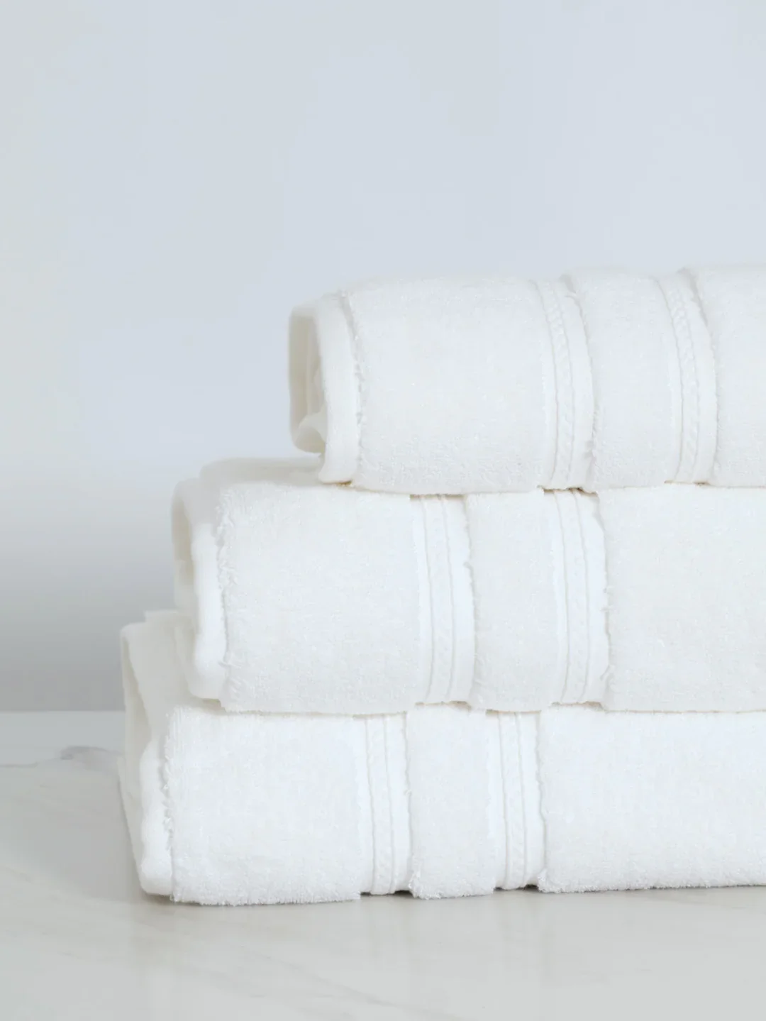 710GSM Super Luxury Premium Cotton Bath Towels - White - Image 2