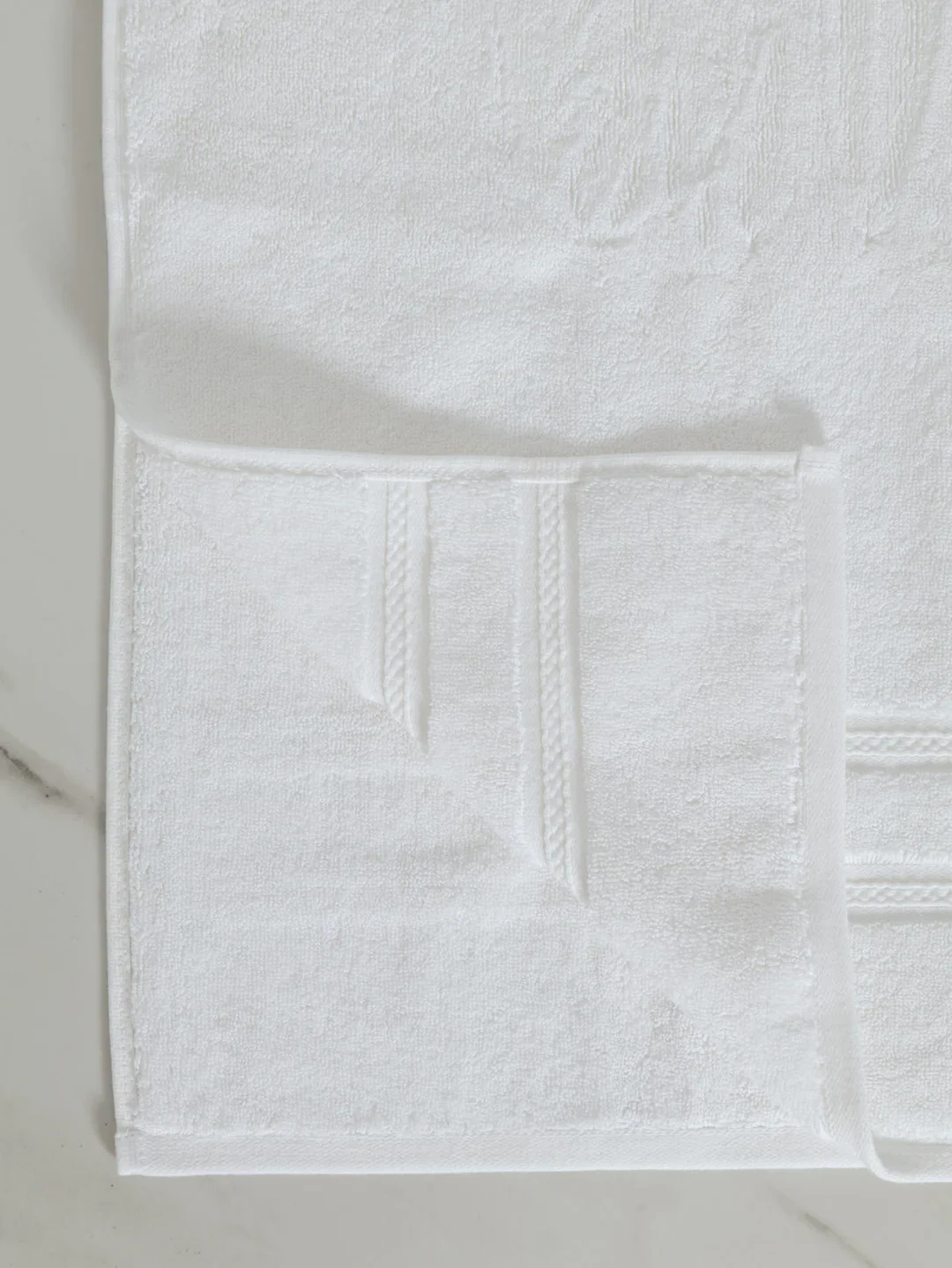 710GSM Super Luxury Premium Cotton Bath Towels - White - Image 3