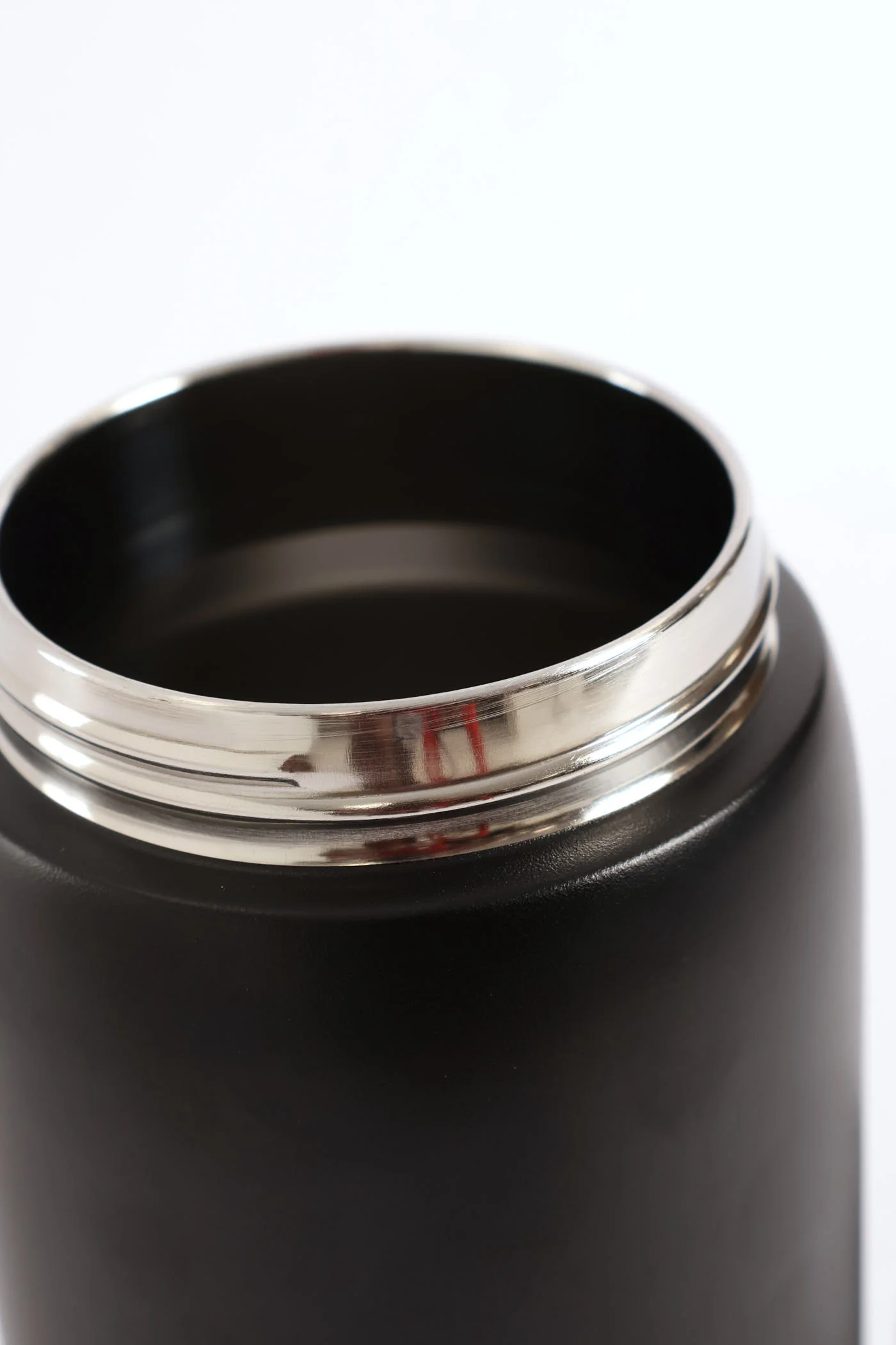 960ml Flip Lid Bottle - Black - Image 7