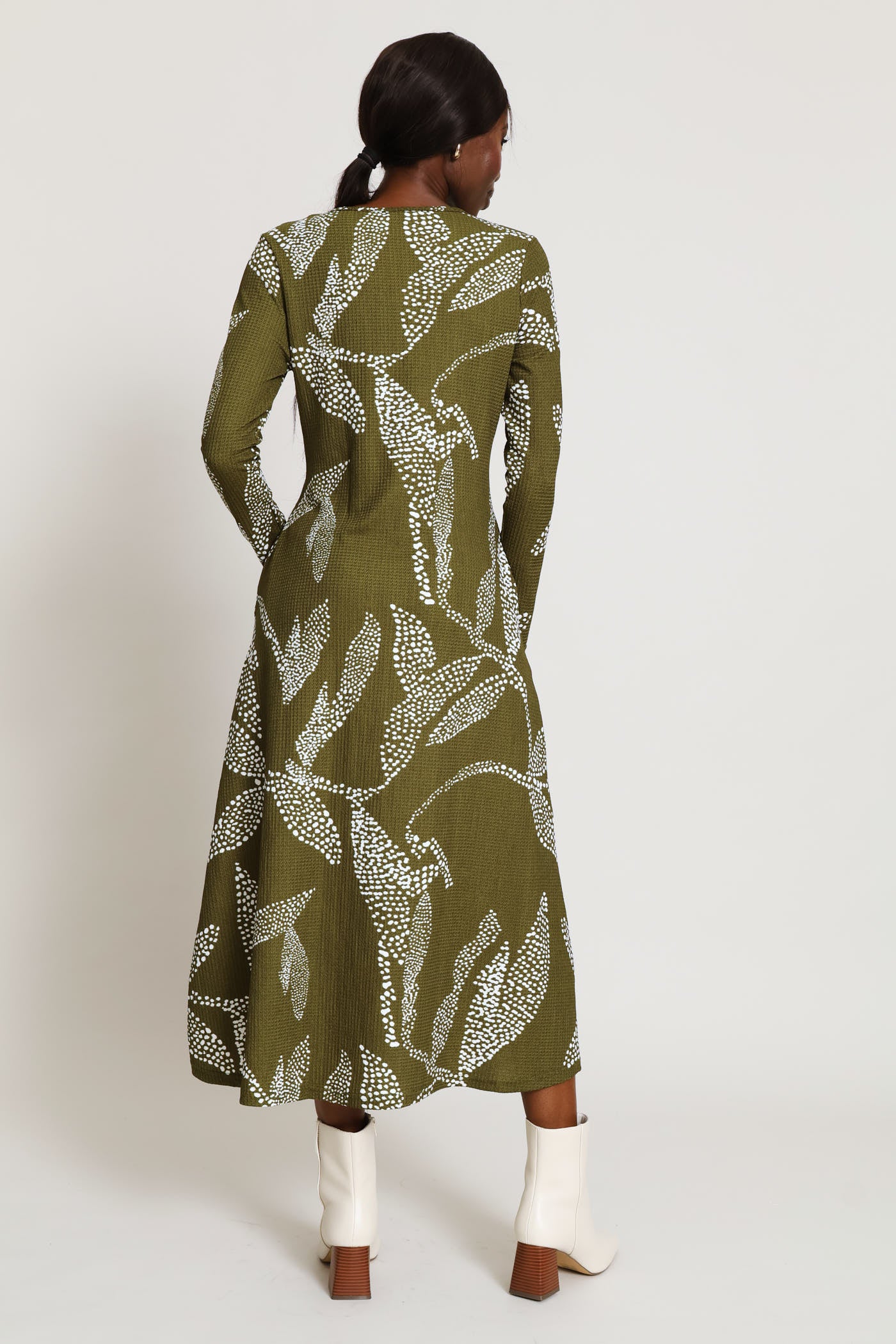 A-Line Printed Crinkle Midaxi Dress - White/Olive - Image 5