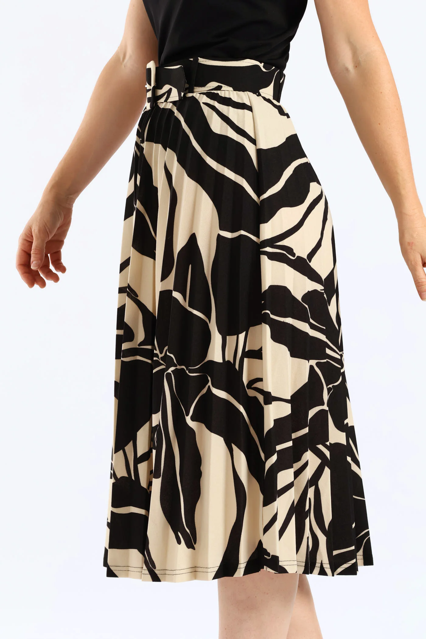 Abstract Monochrome Pleated Midi Skirt - Black/Cream - Image 3