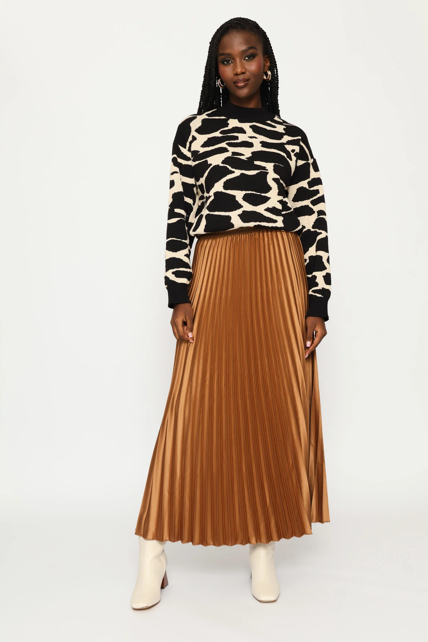 Abstract Monochrome Pullover - Black - Image 7