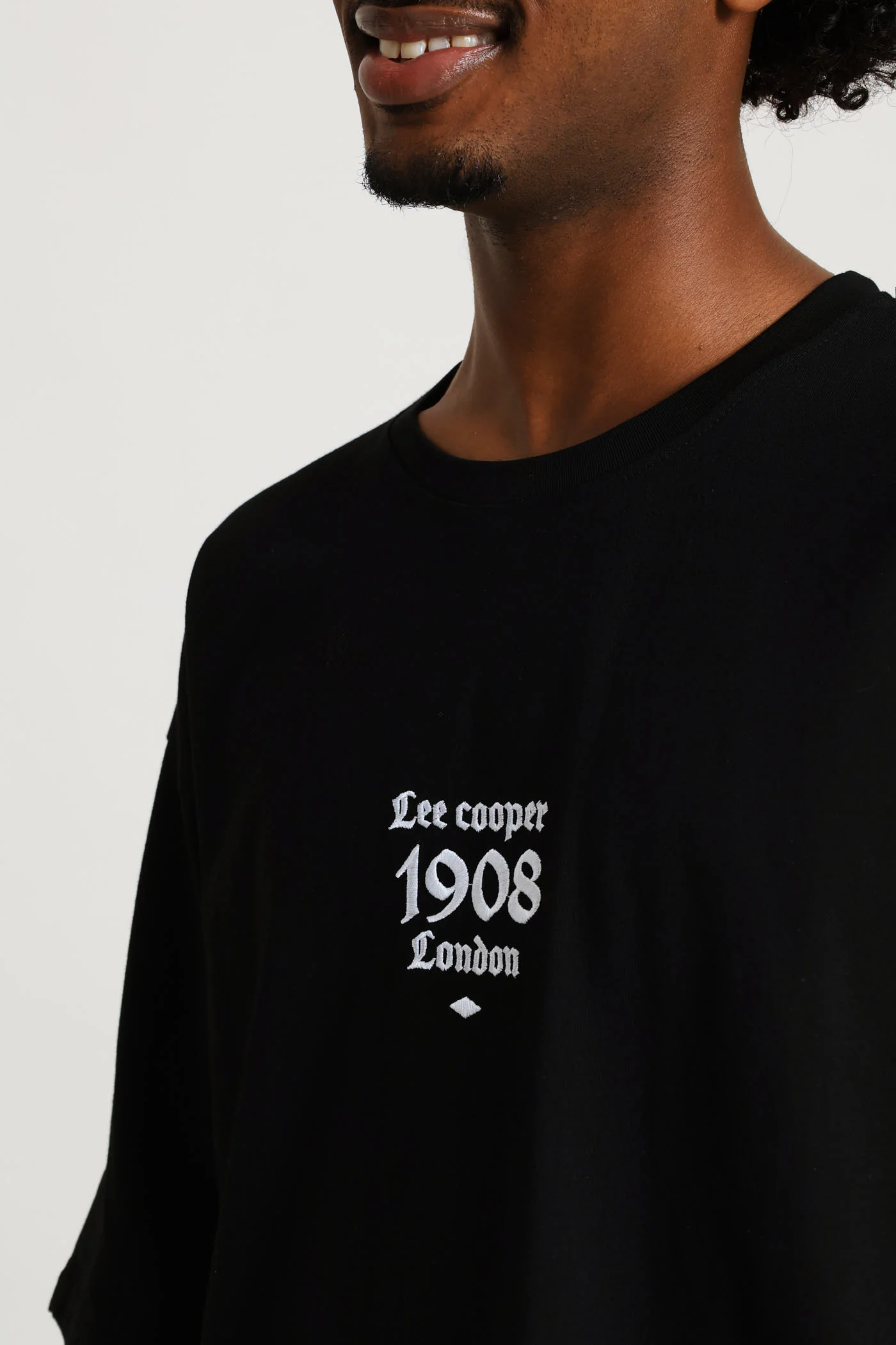 Alois Tee - Black - Image 4