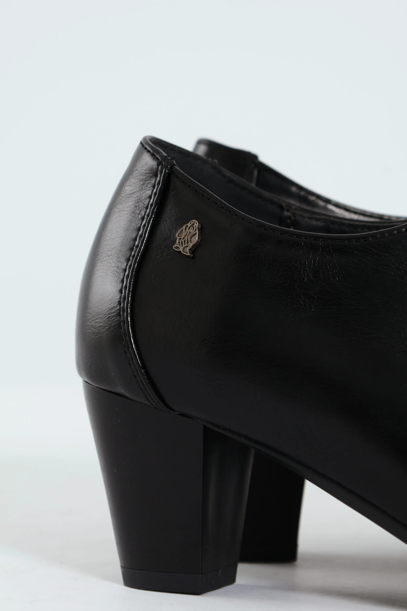 Amrita Pointed Toe Lace Up Block Kitten Heel - Black - Image 2