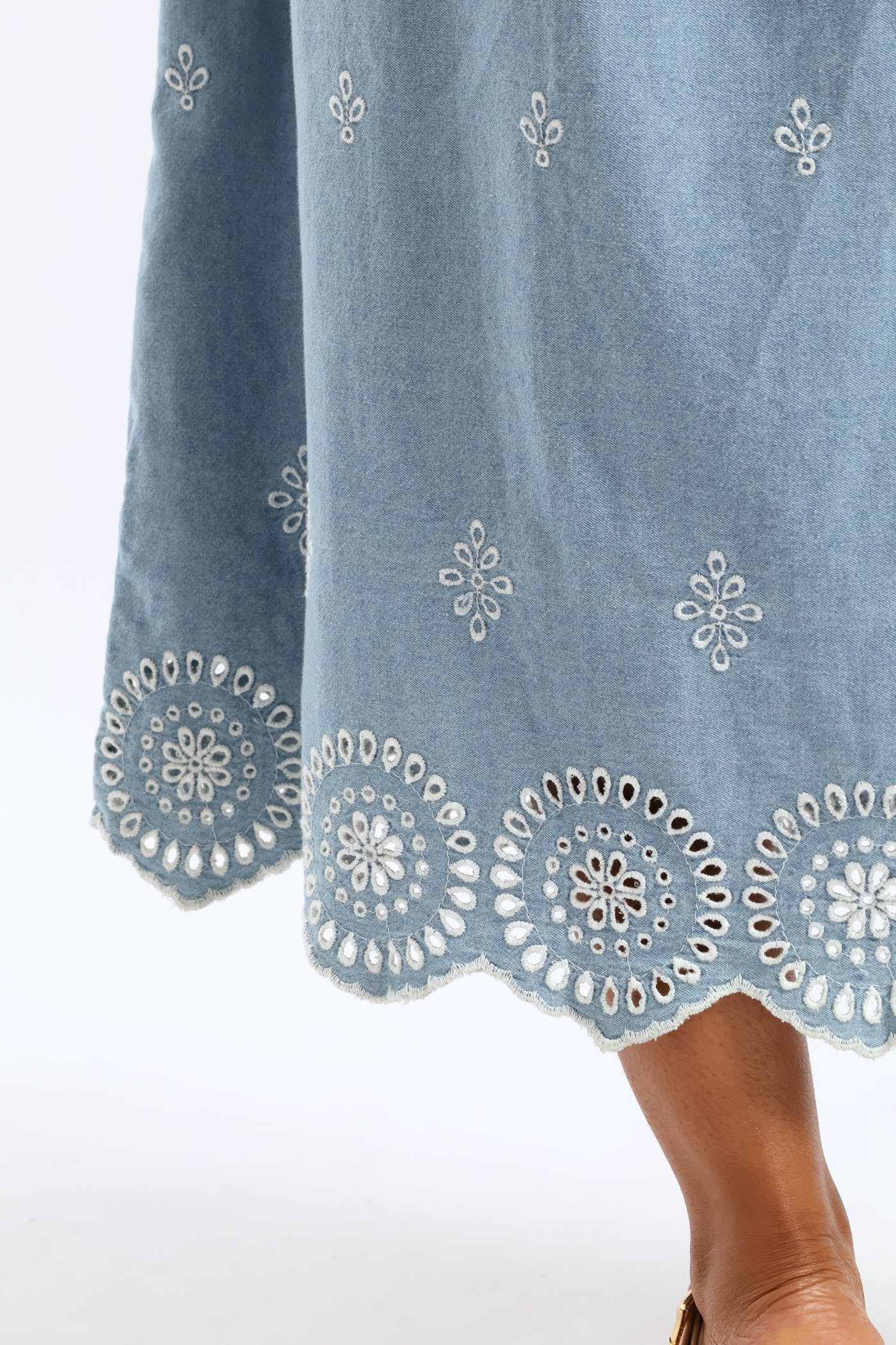 Anglaise Detail Shirred Waist Fit & Flare Midi Dress - Light Wash - Image 5
