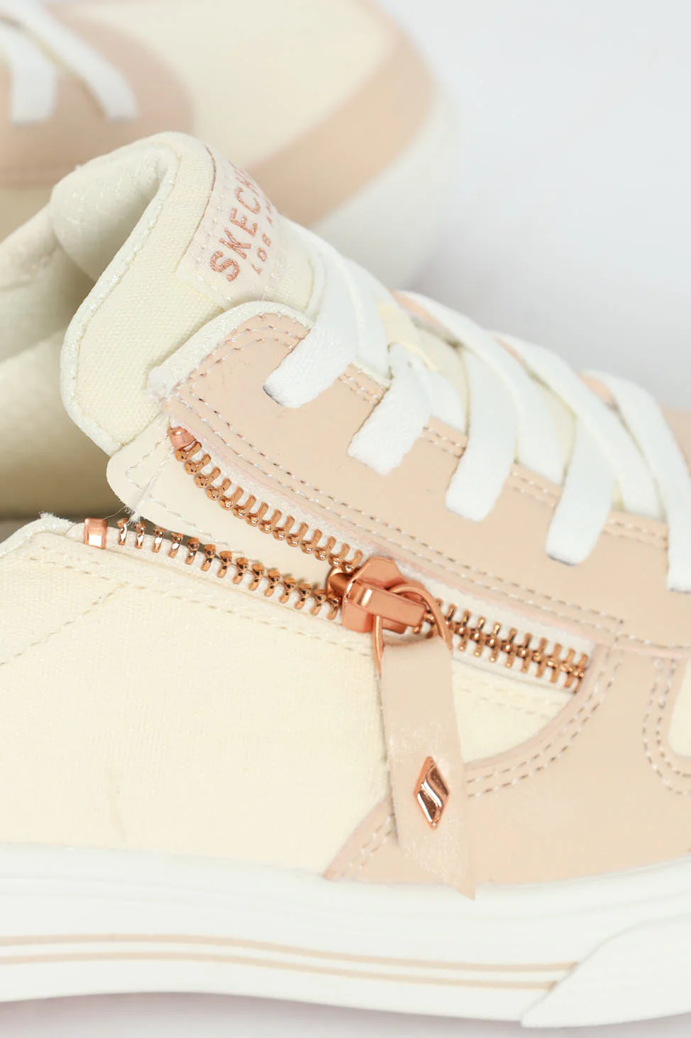 Arch Fit Arcade Sneaker - Off White - Image 6