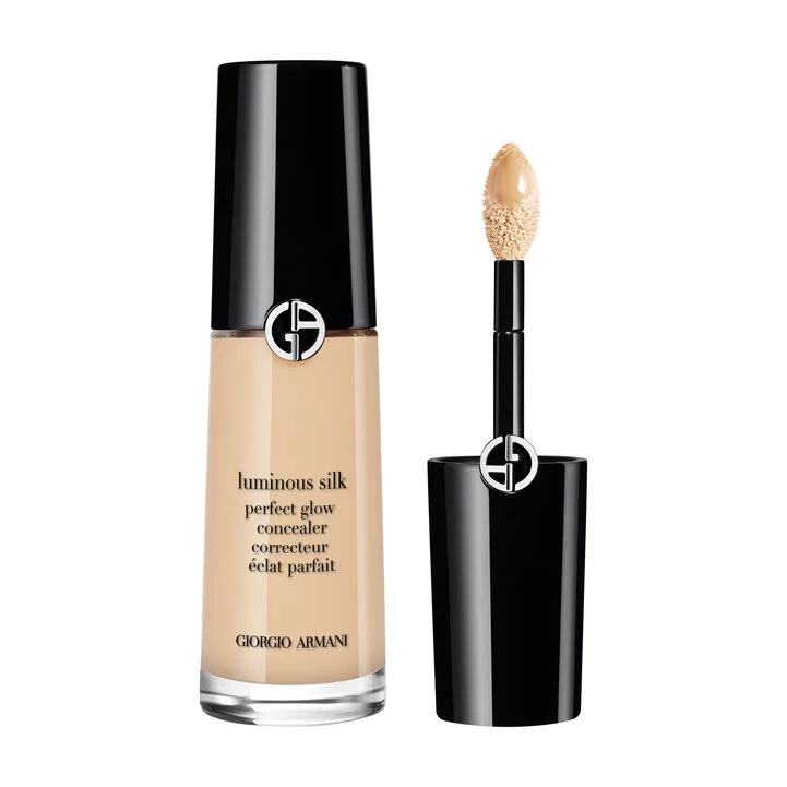 Luminous Silk Hydrating & Brightening Concealer - Image 11