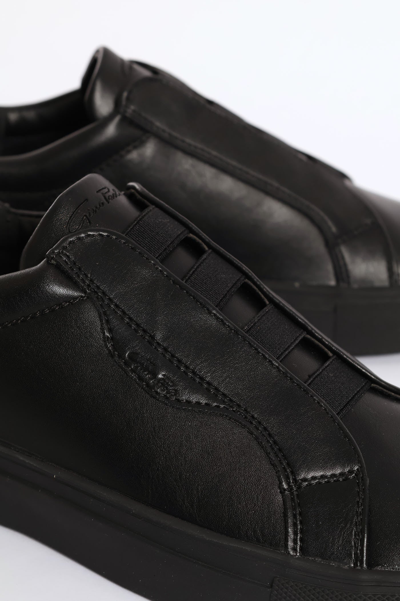 Axel Elastic Lace Sneaker - Black - Image 2