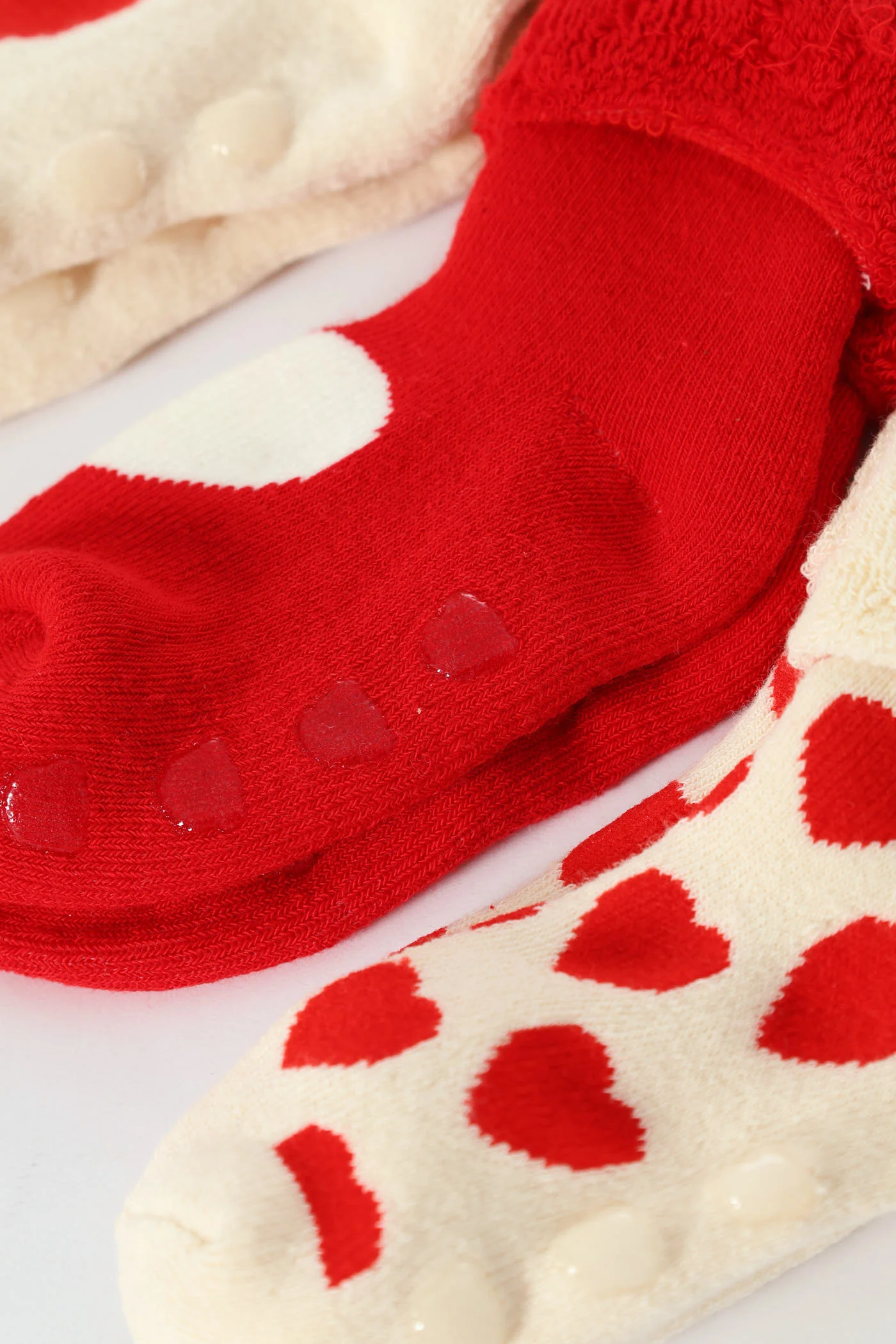 Baby Girls 3 Pack Hearts Towelling Socks - Red - Image 2