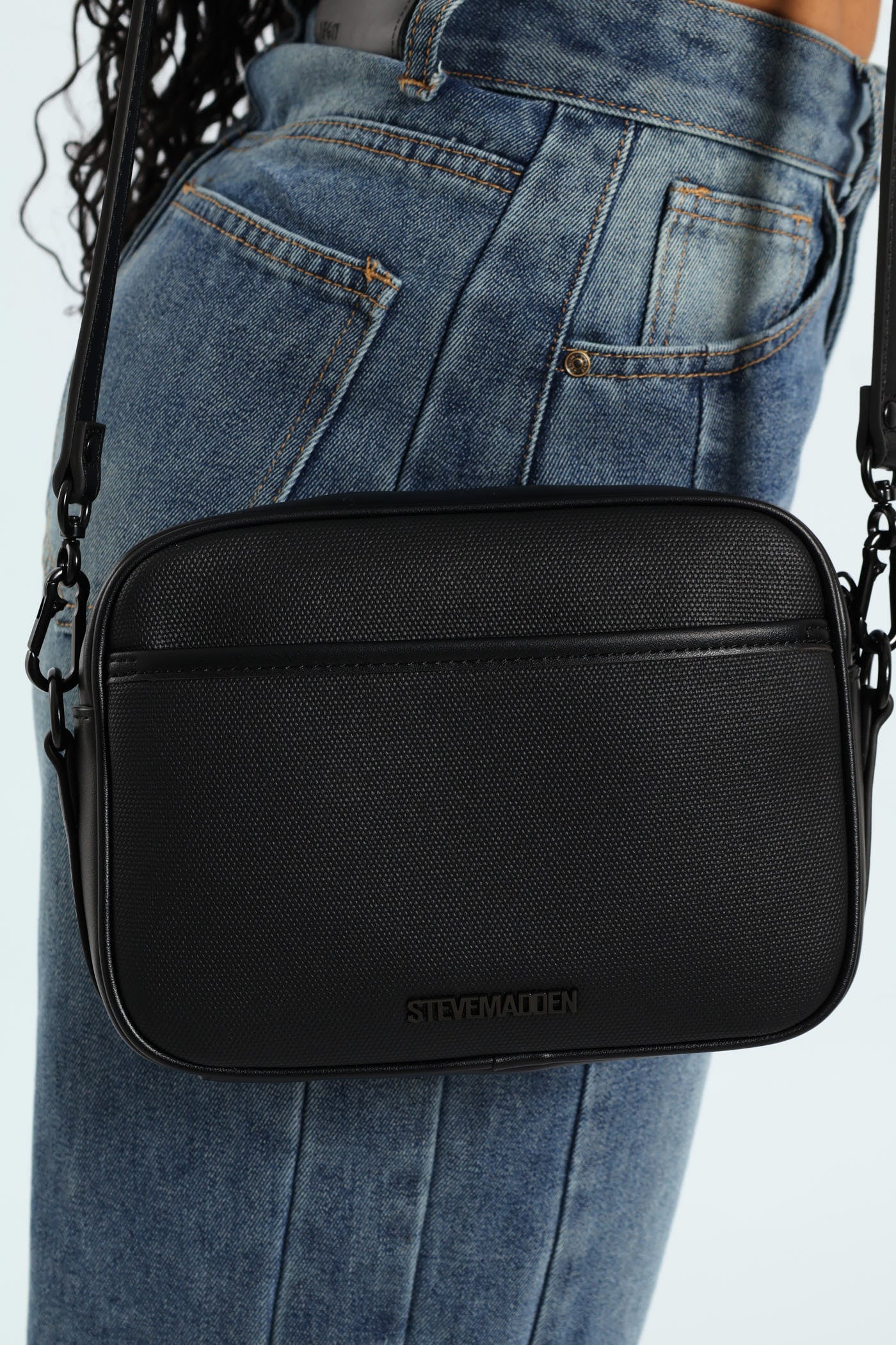 Baize Camera Bag - Black - Image 4