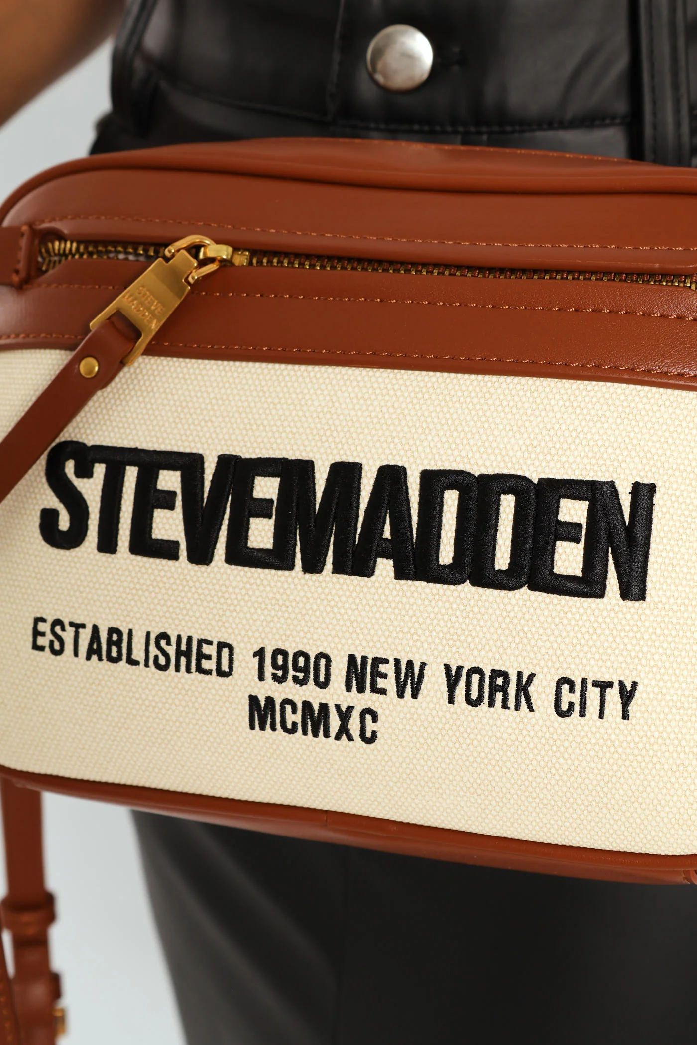 Baize Camera Bag - Cognac - Image 2