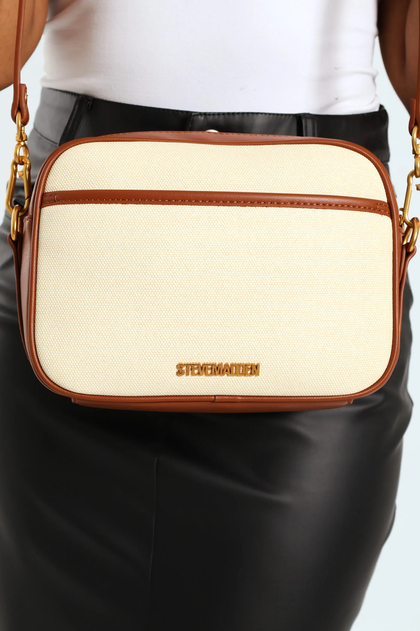 Baize Camera Bag - Cognac - Image 6