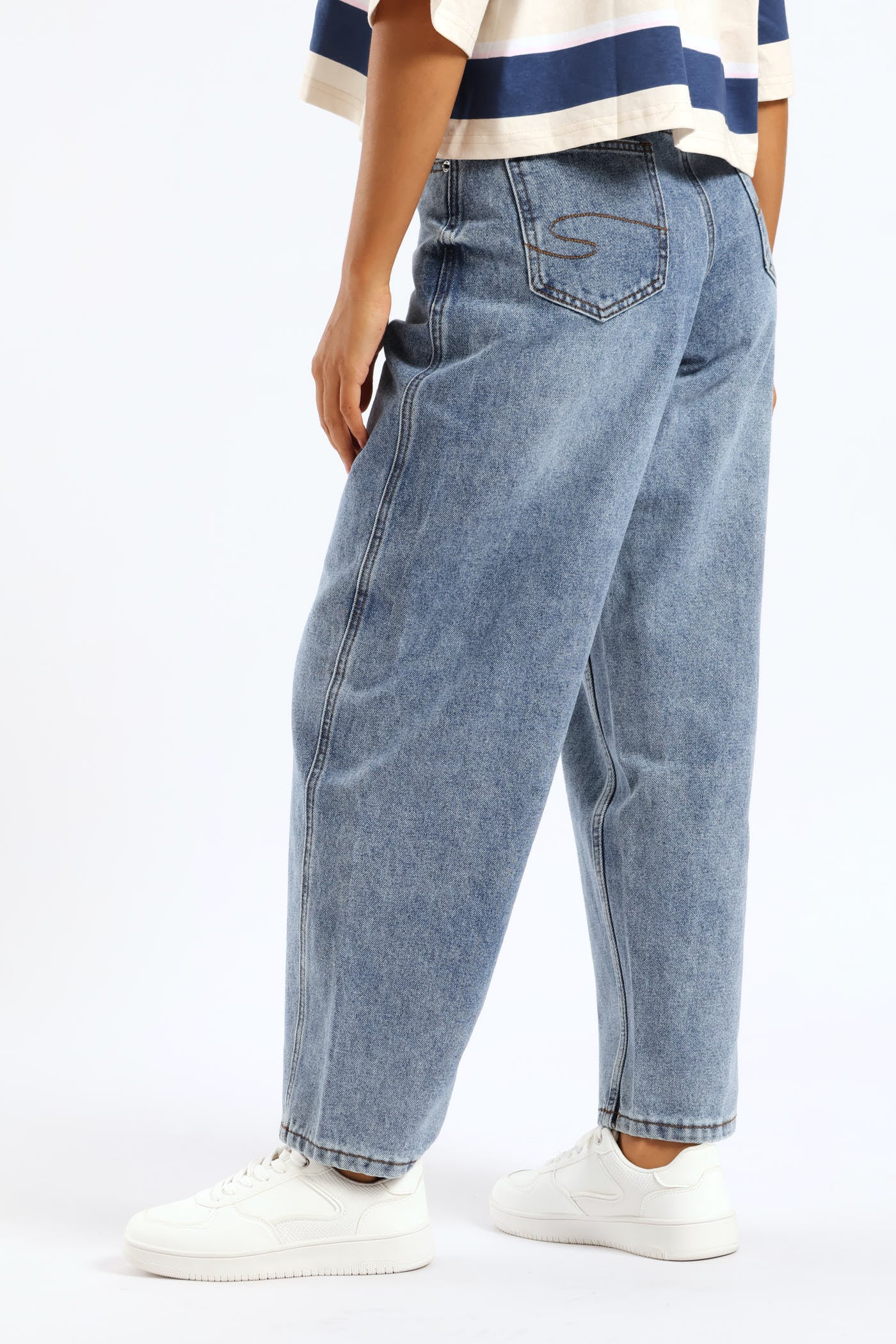 Barrel Leg Denim - Mid Wash - Image 4