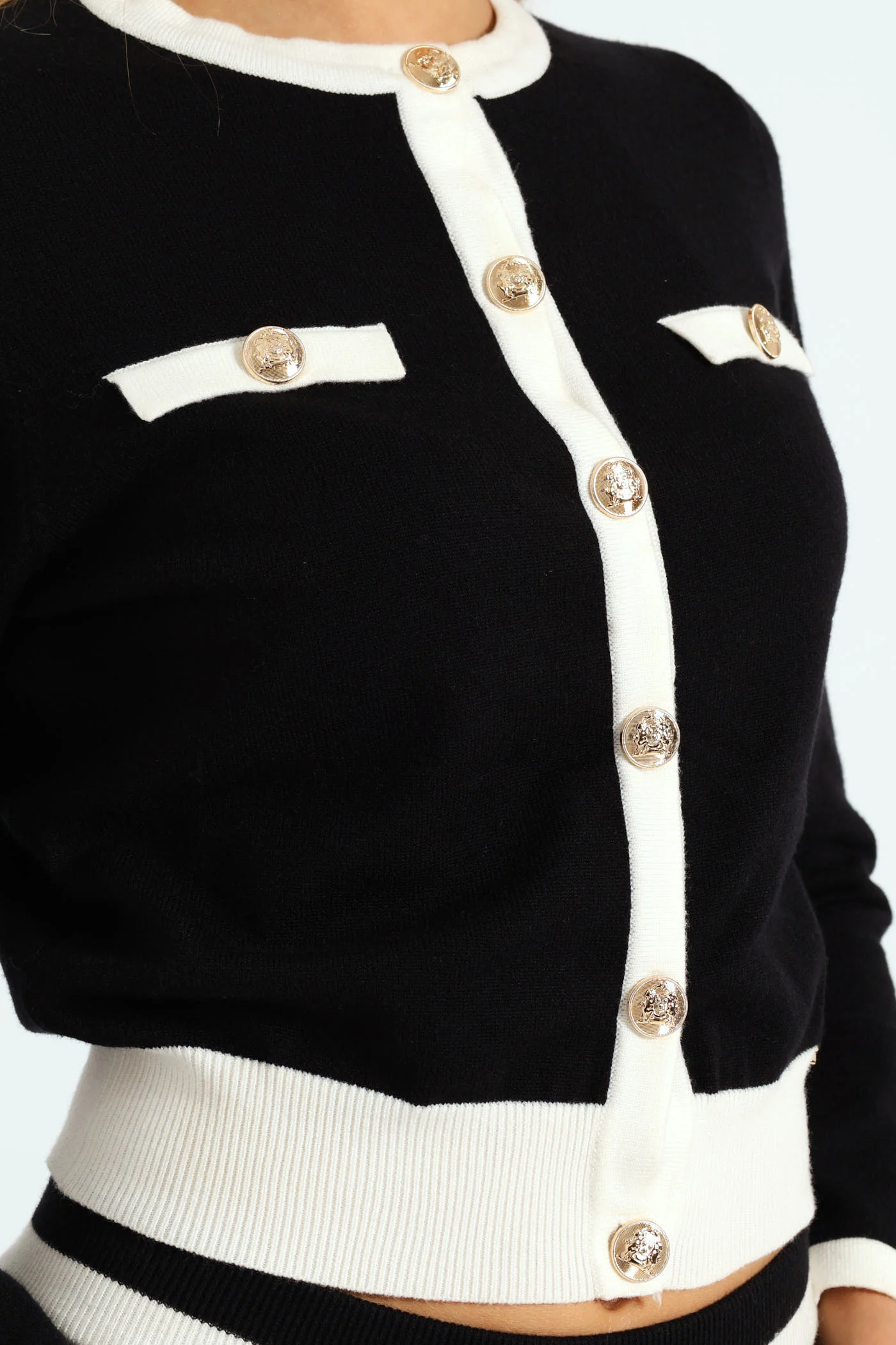 Basic Contrasted Knit Cardigan - Black - Image 5