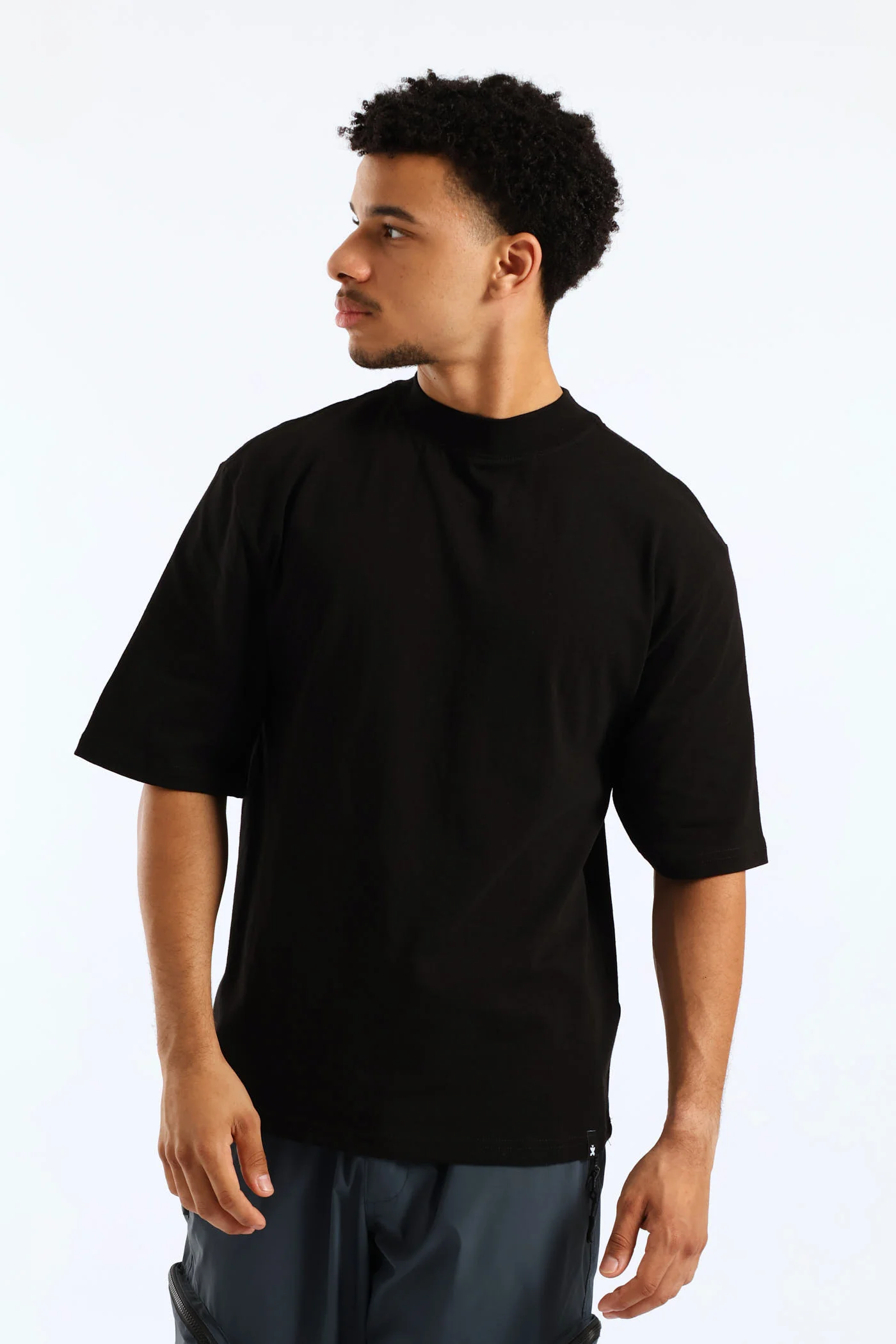 Basic Oversized Tee - Black - Image 3