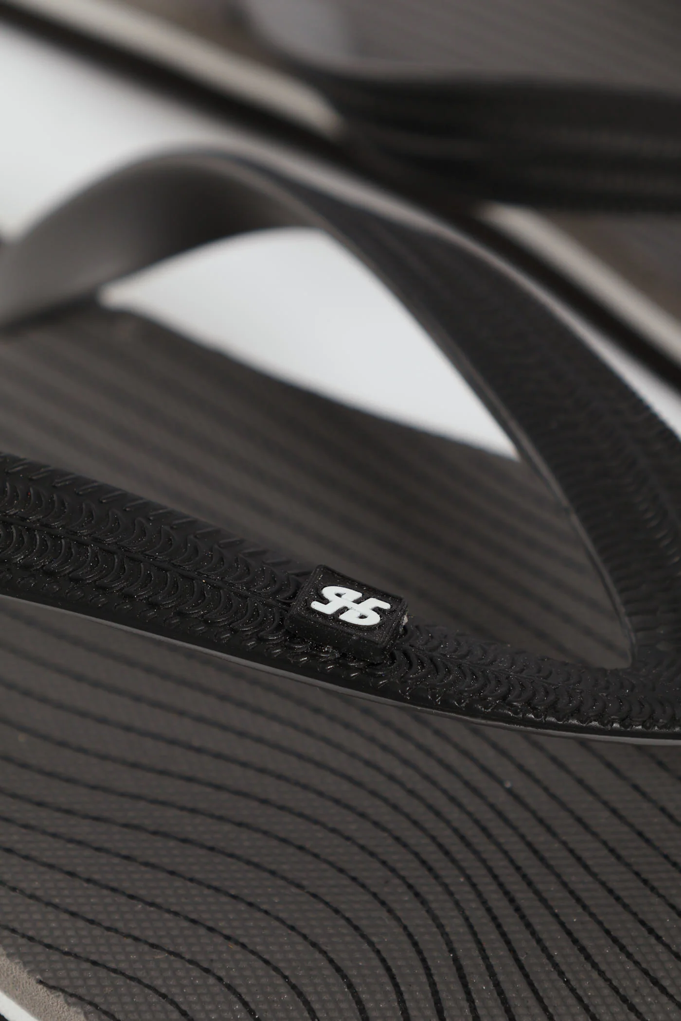 Basic Rubber Flip Flop - Black - Image 2
