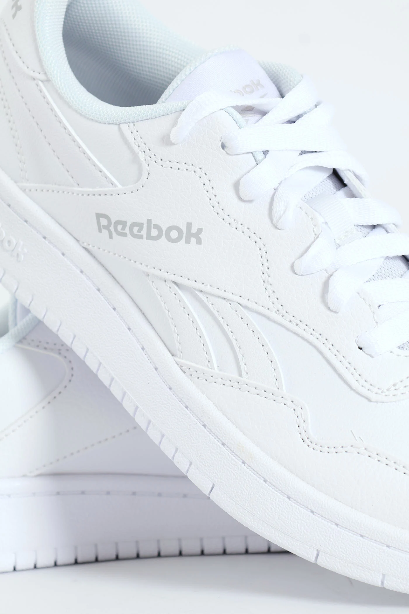 1000 Classic Lace Up Sneaker - White - Image 5