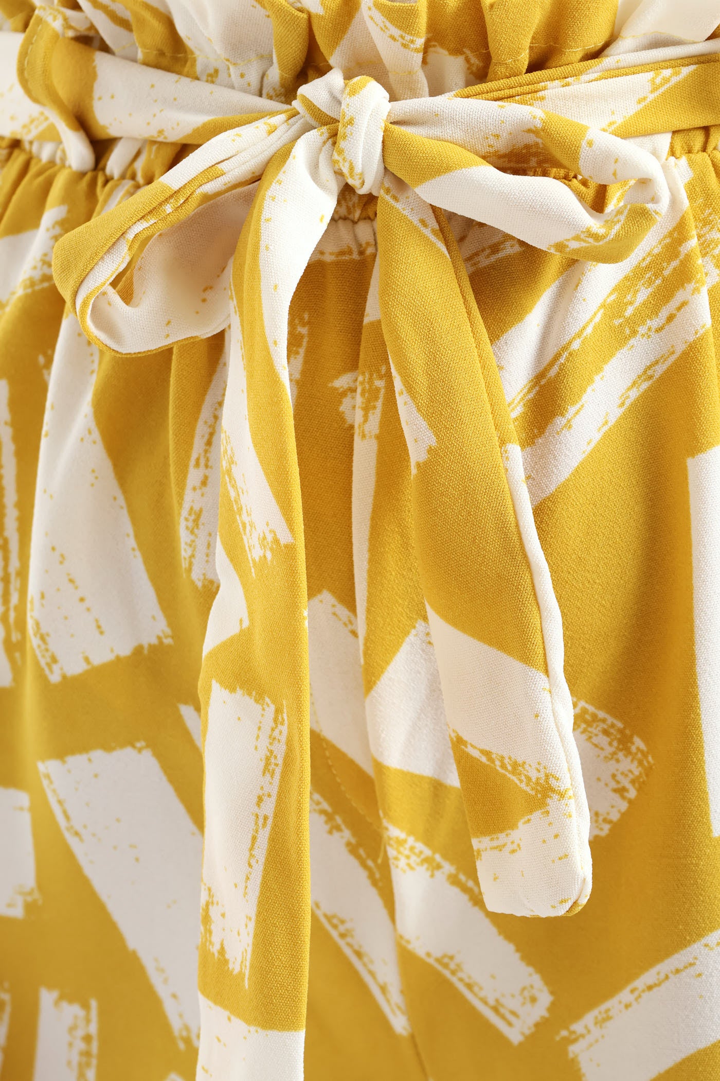 Belted Elasicated Mid Thigh Flat Toggle Shorts - White/Ochre - Image 4