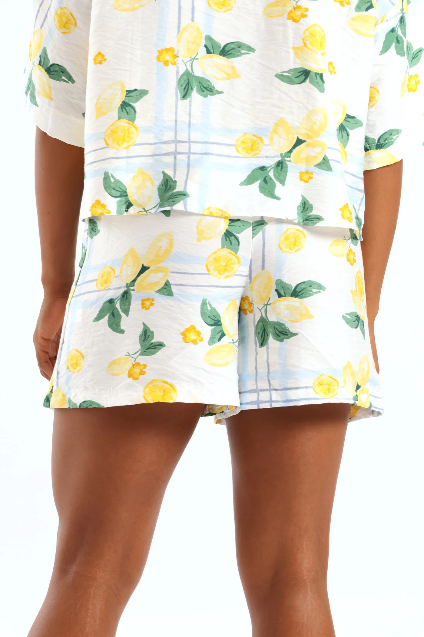 Belted Elasticated Mid Thigh Shorts - White/Light Blue - Image 4