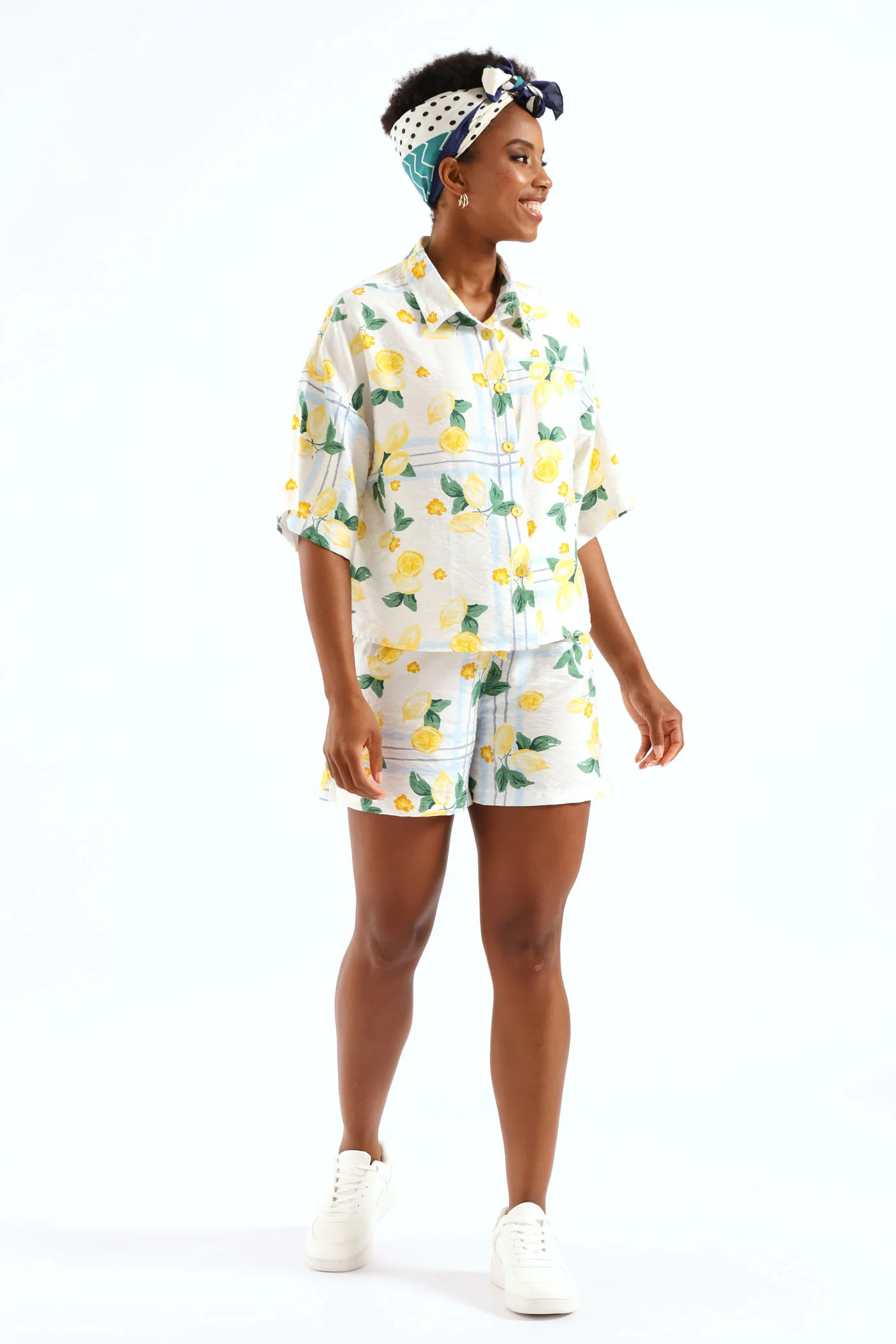 Belted Elasticated Mid Thigh Shorts - White/Light Blue - Image 6