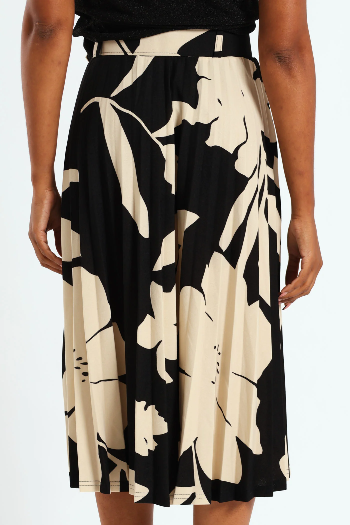 Belted Pleated Skirt - Black - Image 4