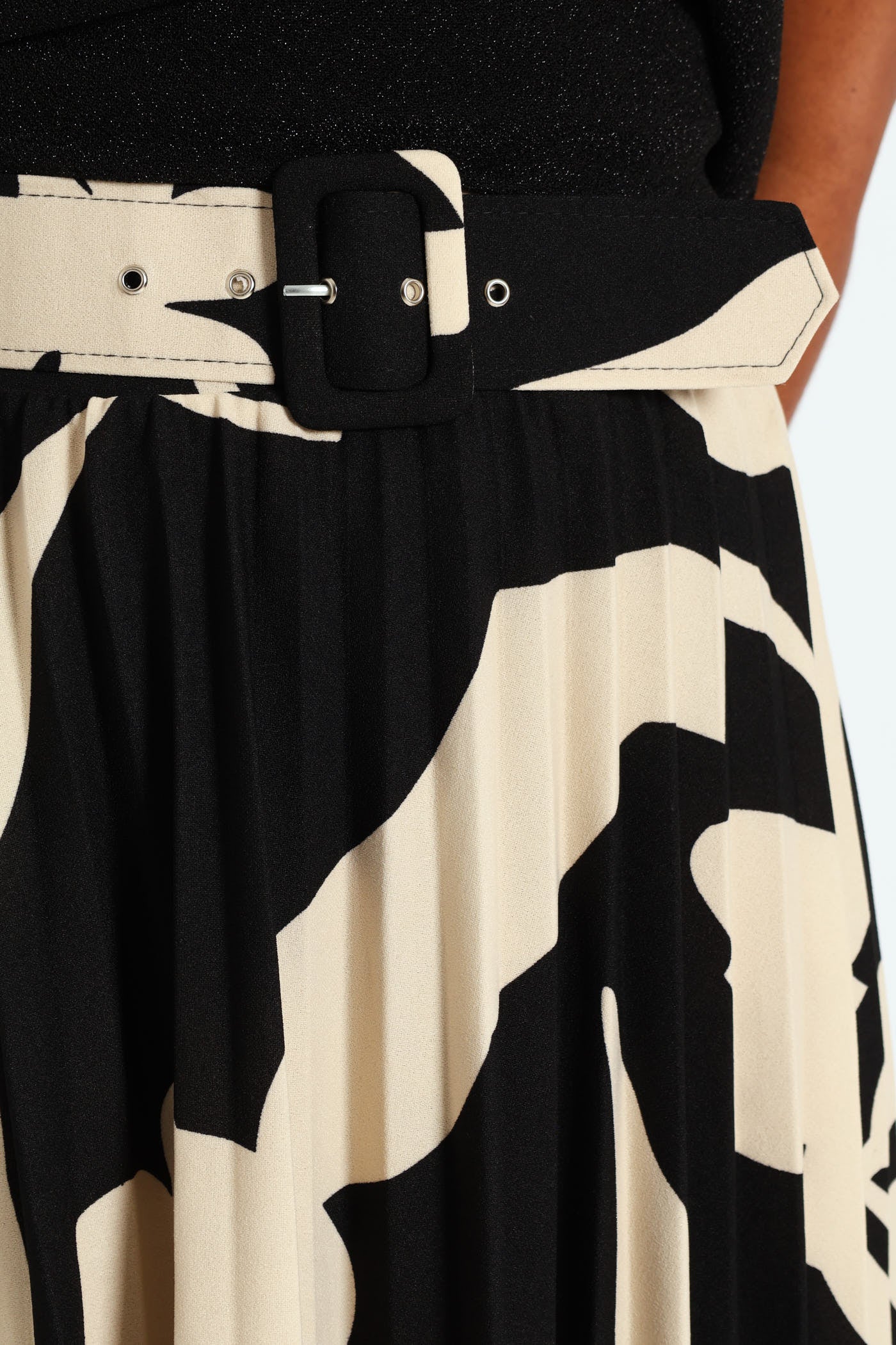 Belted Pleated Skirt - Black - Image 5