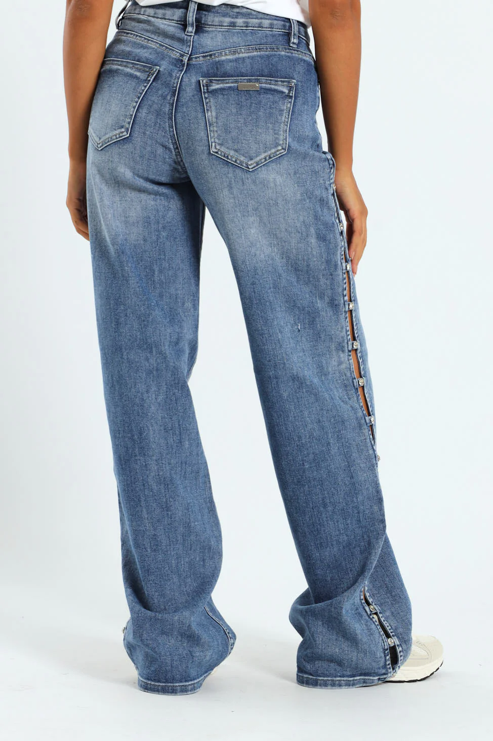 Bethany Mid Waist Wide Leg Jean With Diamante Detail - Med Wash - Image 3