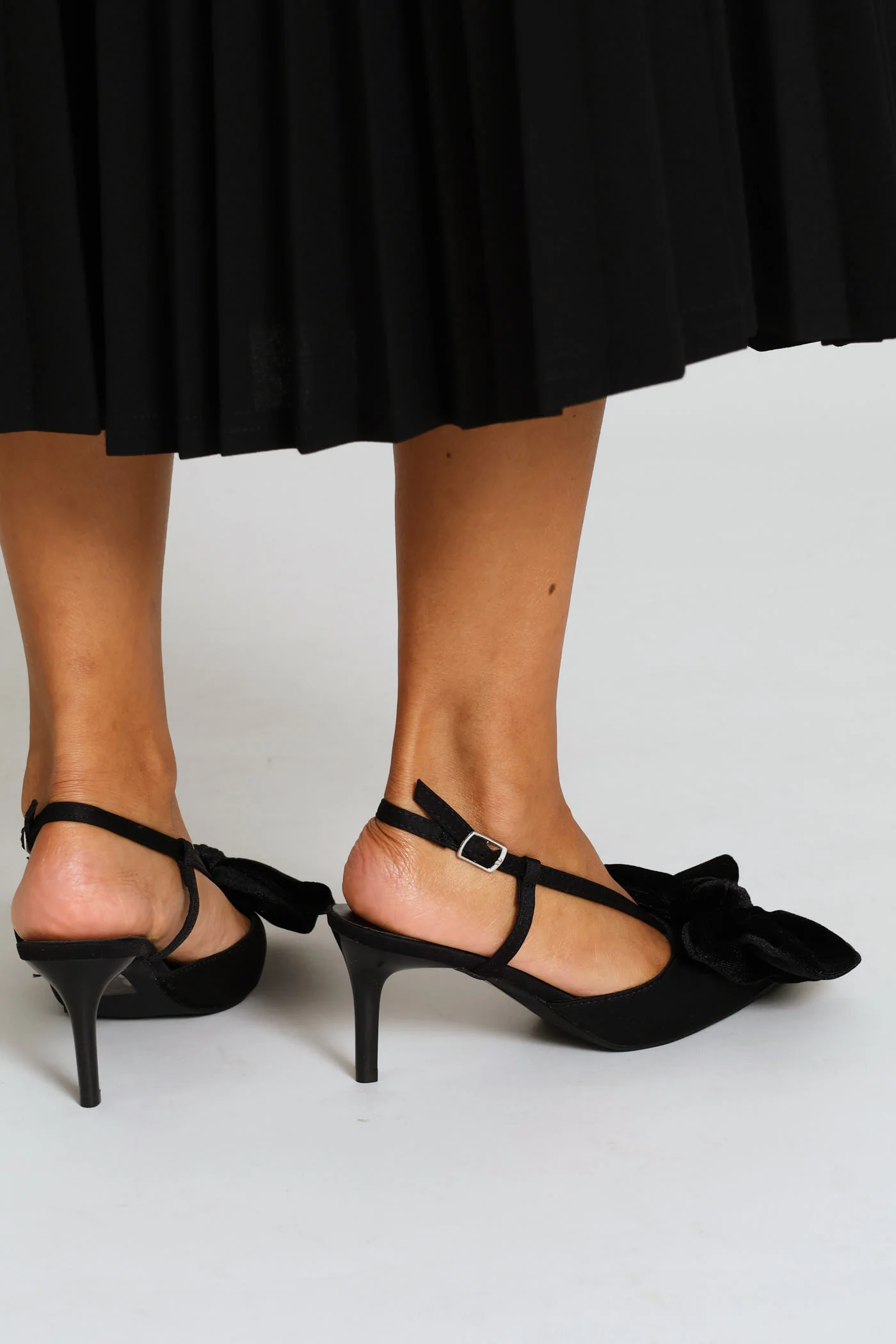Big Bow Trim Pointy Slingback Heel - Black - Image 3