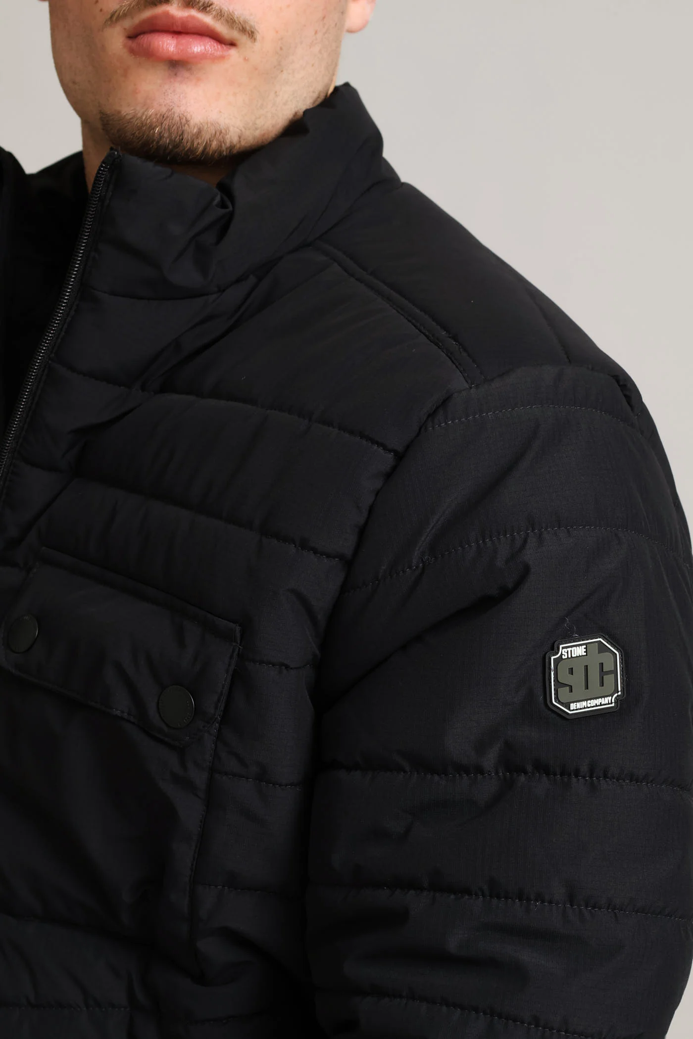 Black Funnel Cargo Pocket Padded - Black - Image 2