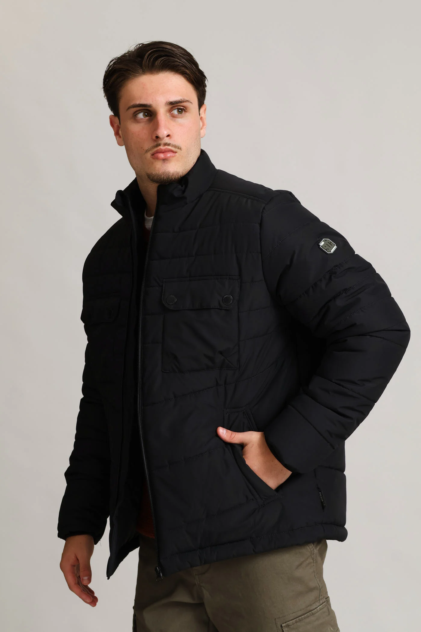 Black Funnel Cargo Pocket Padded - Black - Image 5