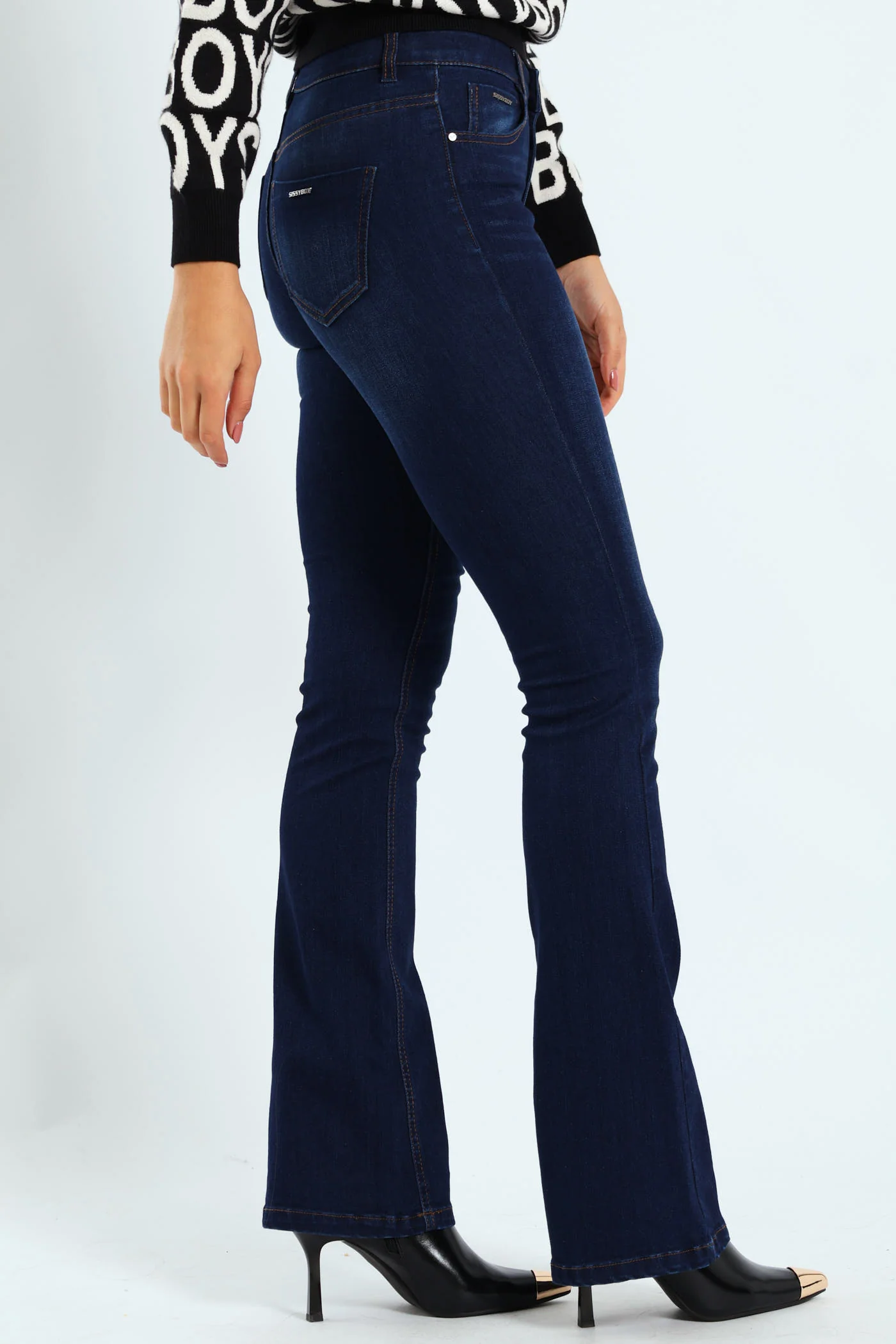 Bootleg Rinse Jeans With Slight Brushing - Dark Wash Ink - Image 3