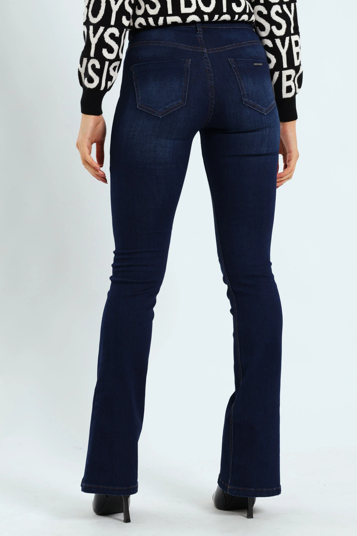 Bootleg Rinse Jeans With Slight Brushing - Dark Wash Ink - Image 4