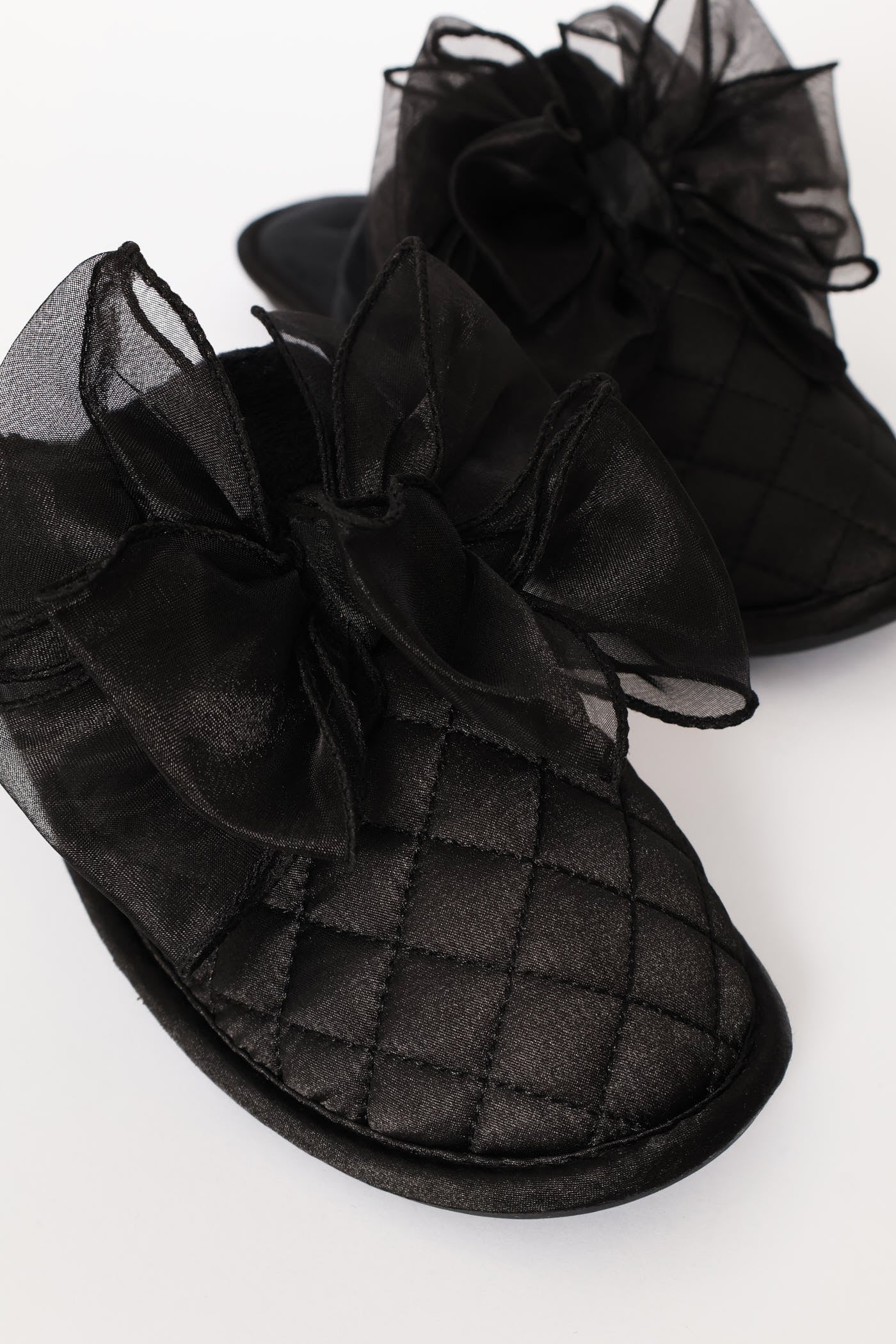 Bow Detail Quilted Closed Toe Slipper - Black - Image 2