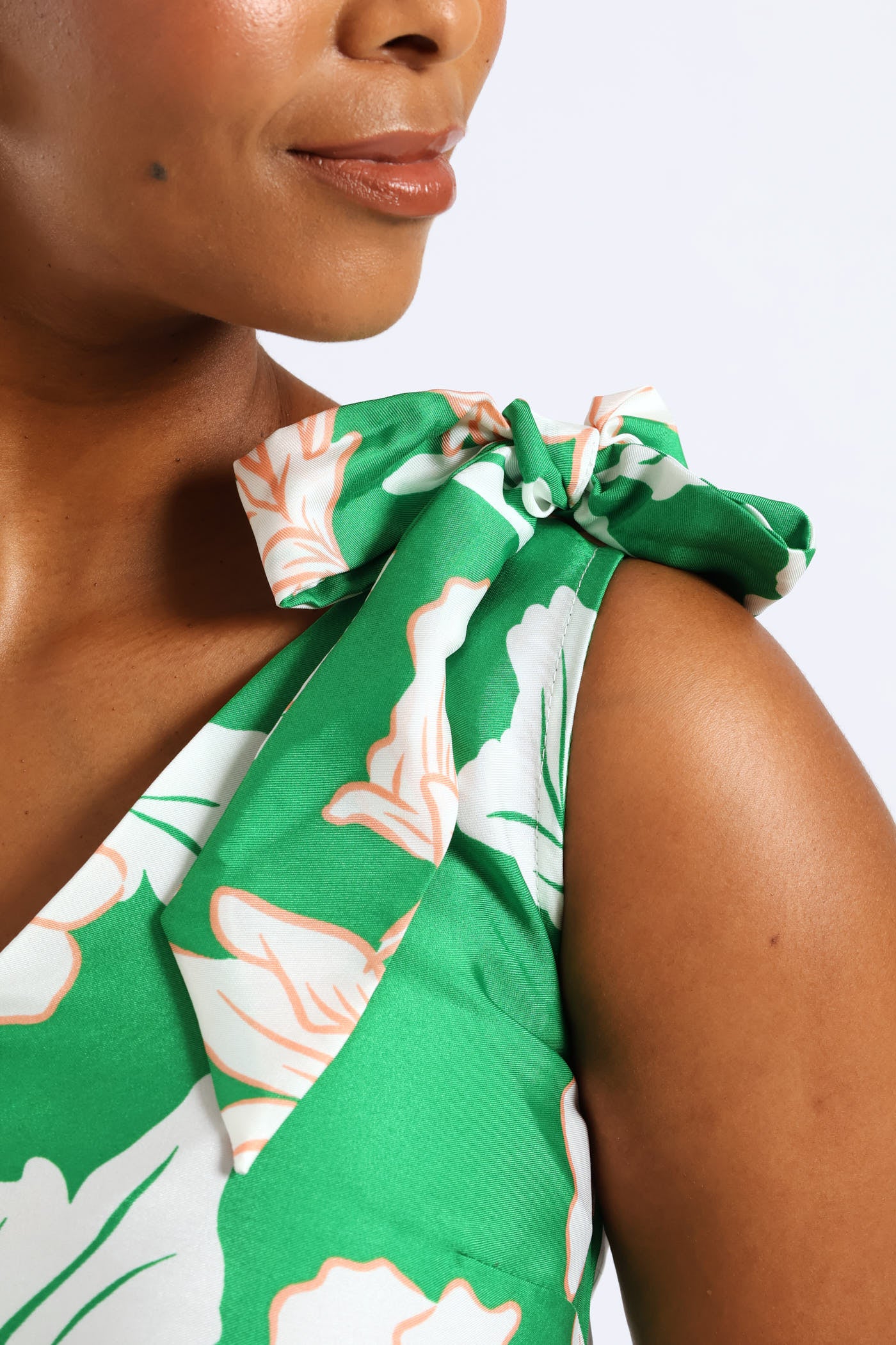 Bow Ties V-Neck Border Print Midaxi Dress - White/Green - Image 3