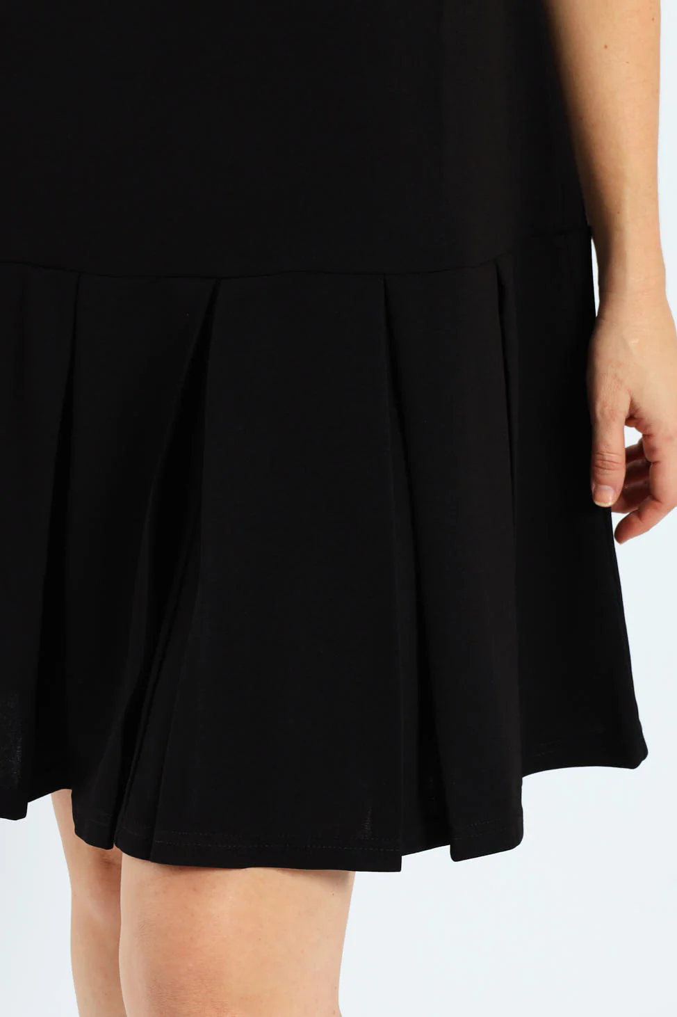 Box Pleated Hem Shift Dress - Black - Image 5