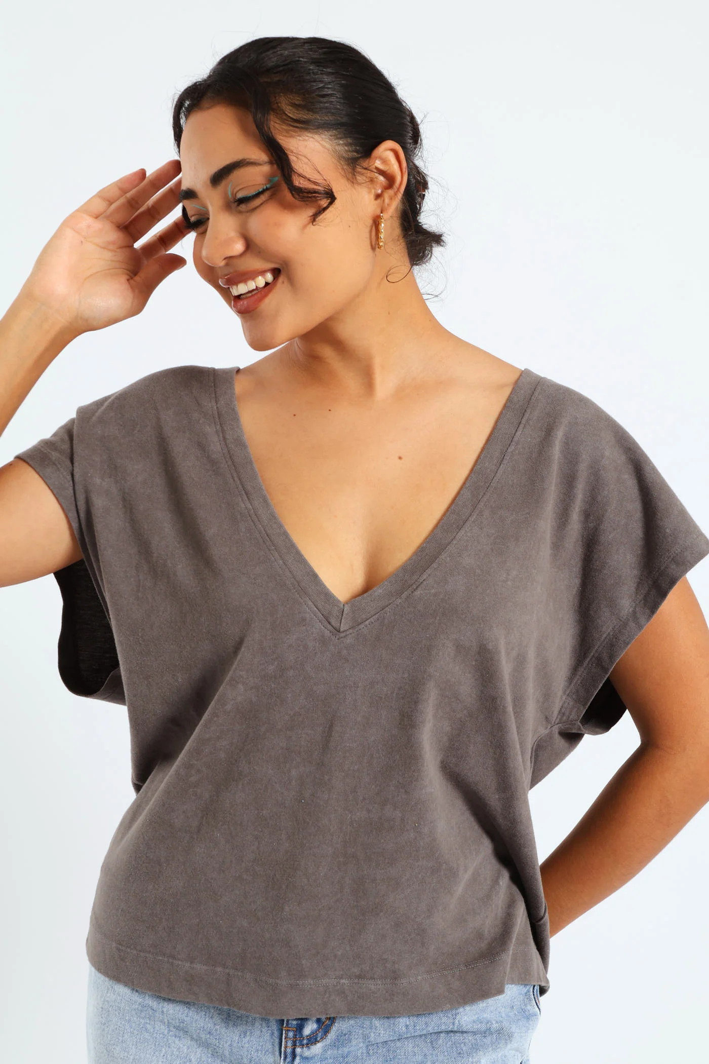 Boxy V-Tee - Charcoal - Image 2