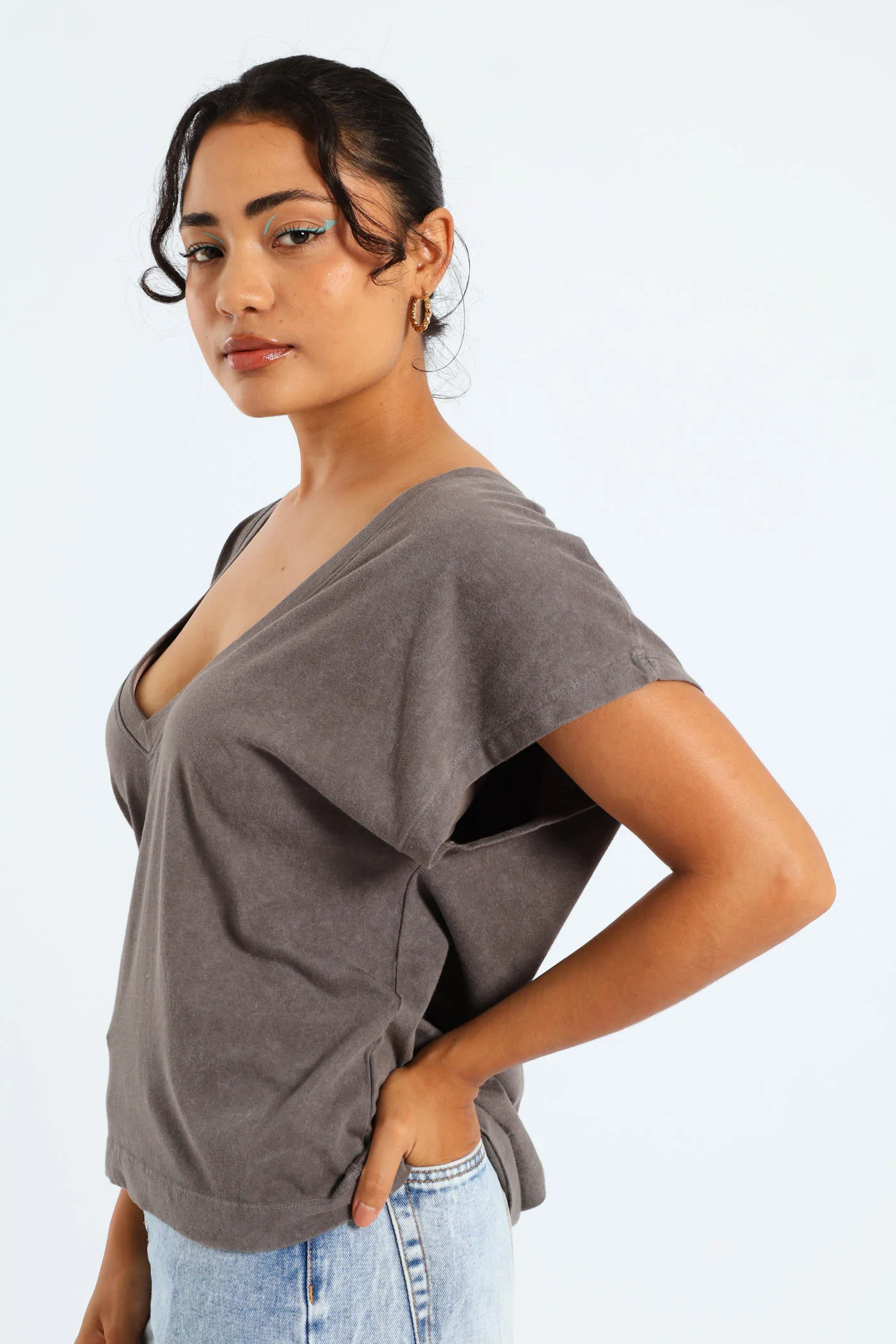 Boxy V-Tee - Charcoal - Image 3