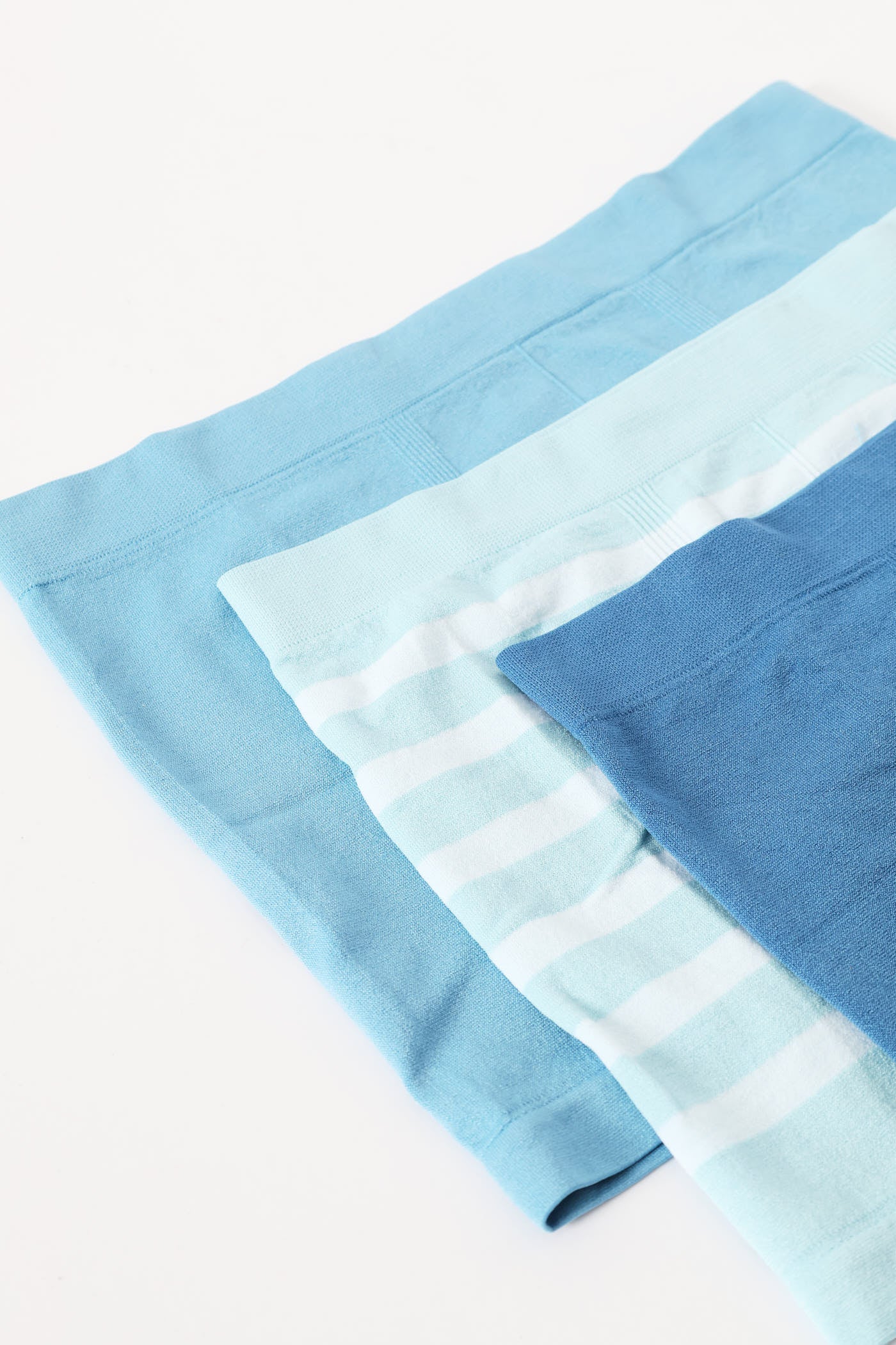 Boys 3 Pack Blues Seamless Boxers - Blue - Image 3